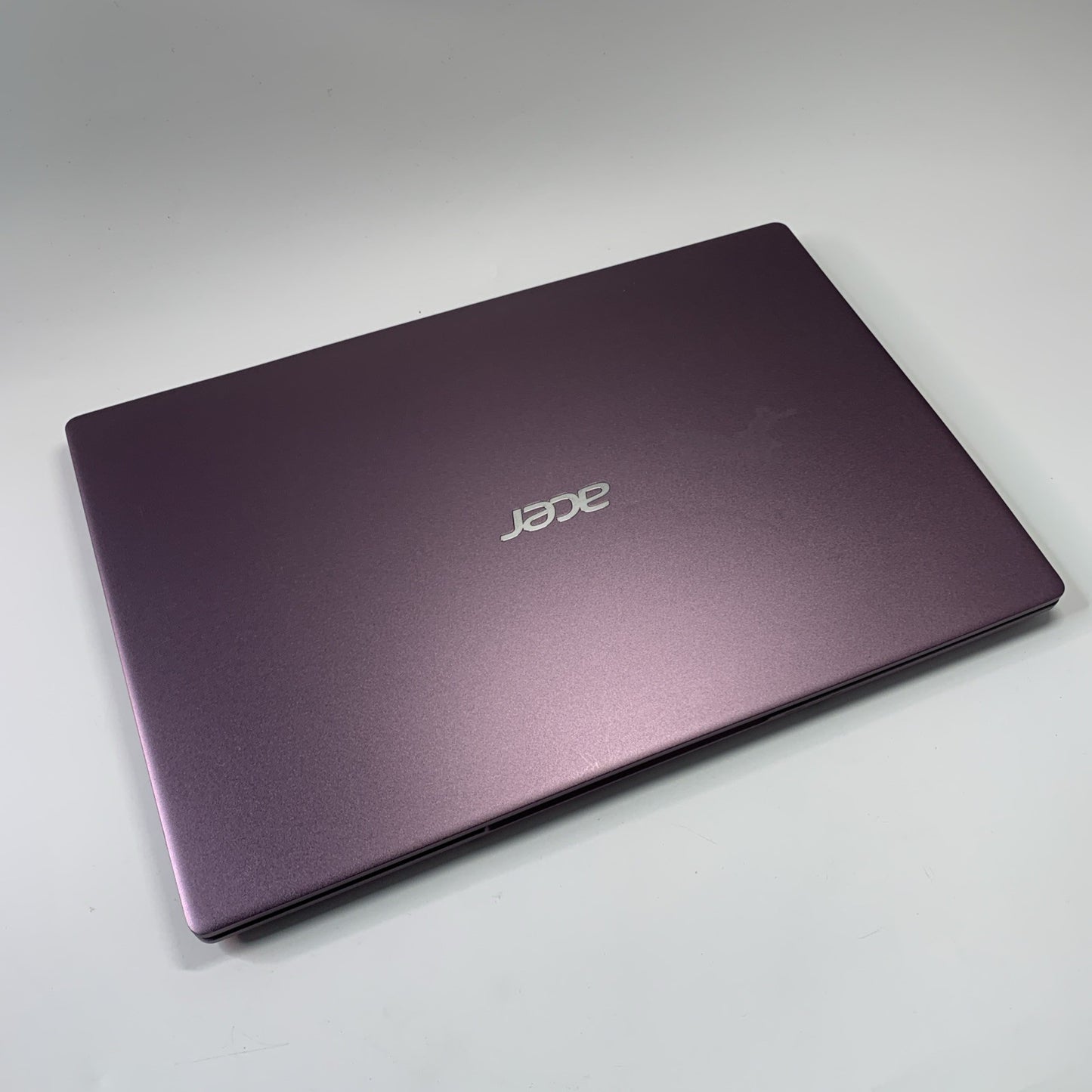 Acer Swift 3 SF314-42 14" AMD Ryzen 5 4500U 8GB RAM 256GB SSD Windows 11 Purple