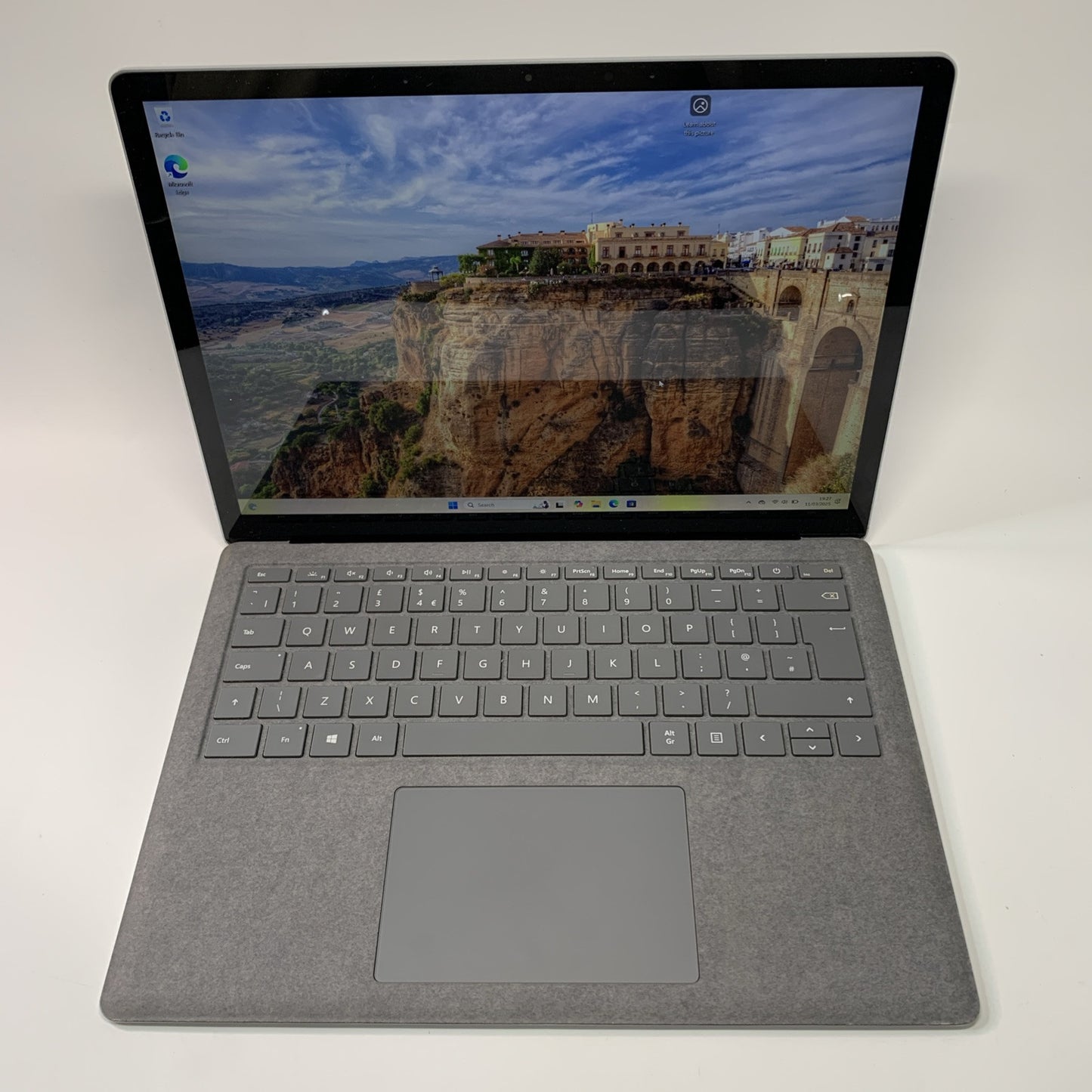 Microsoft Surface Laptop 4 1958 13.5" 2K Touch AMD Ryzen 5 8GB 256GB SSD Win 11