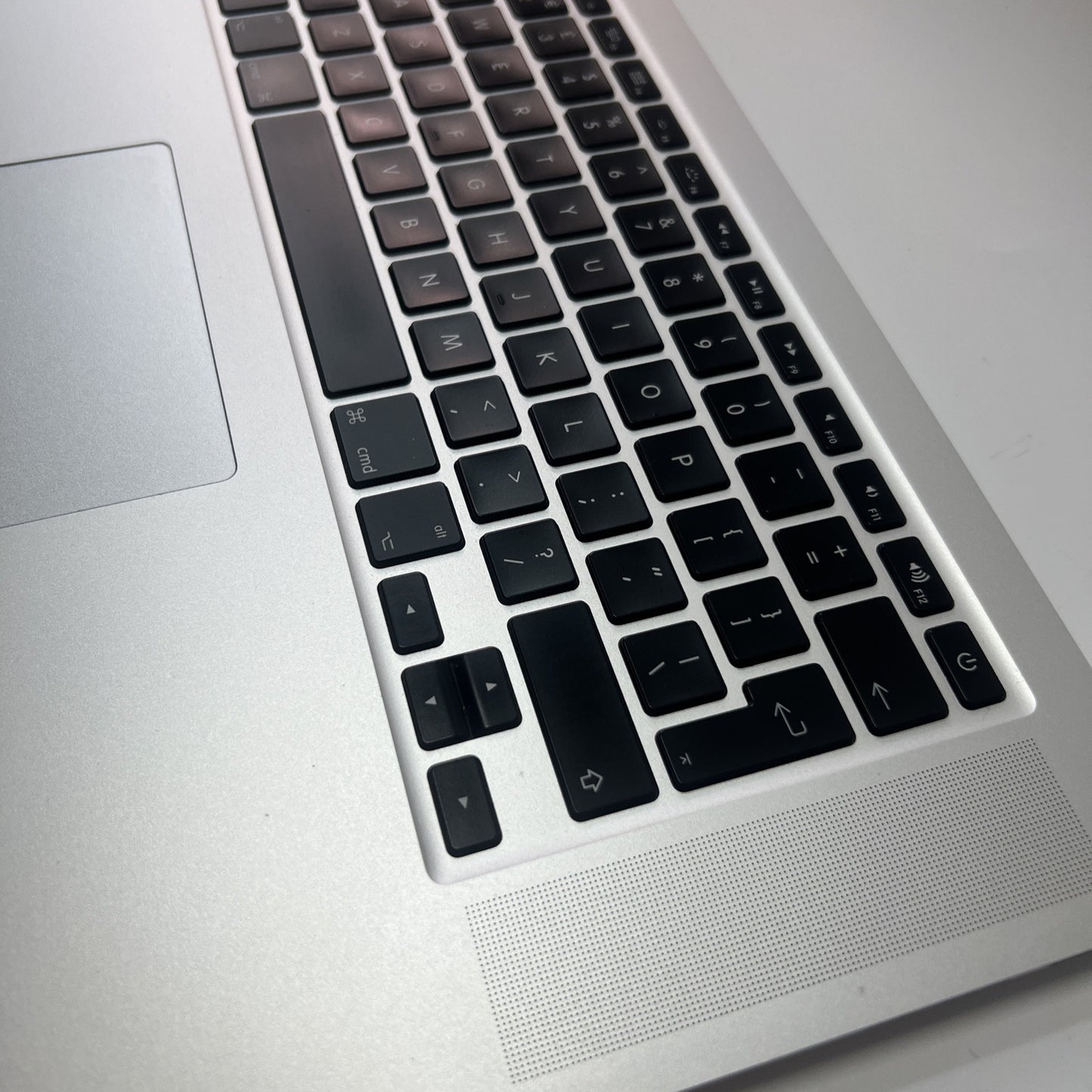 MacBook Pro A1398 15 Mid 2012 Palmrest UK Keyboard Battery Touchpad Silver