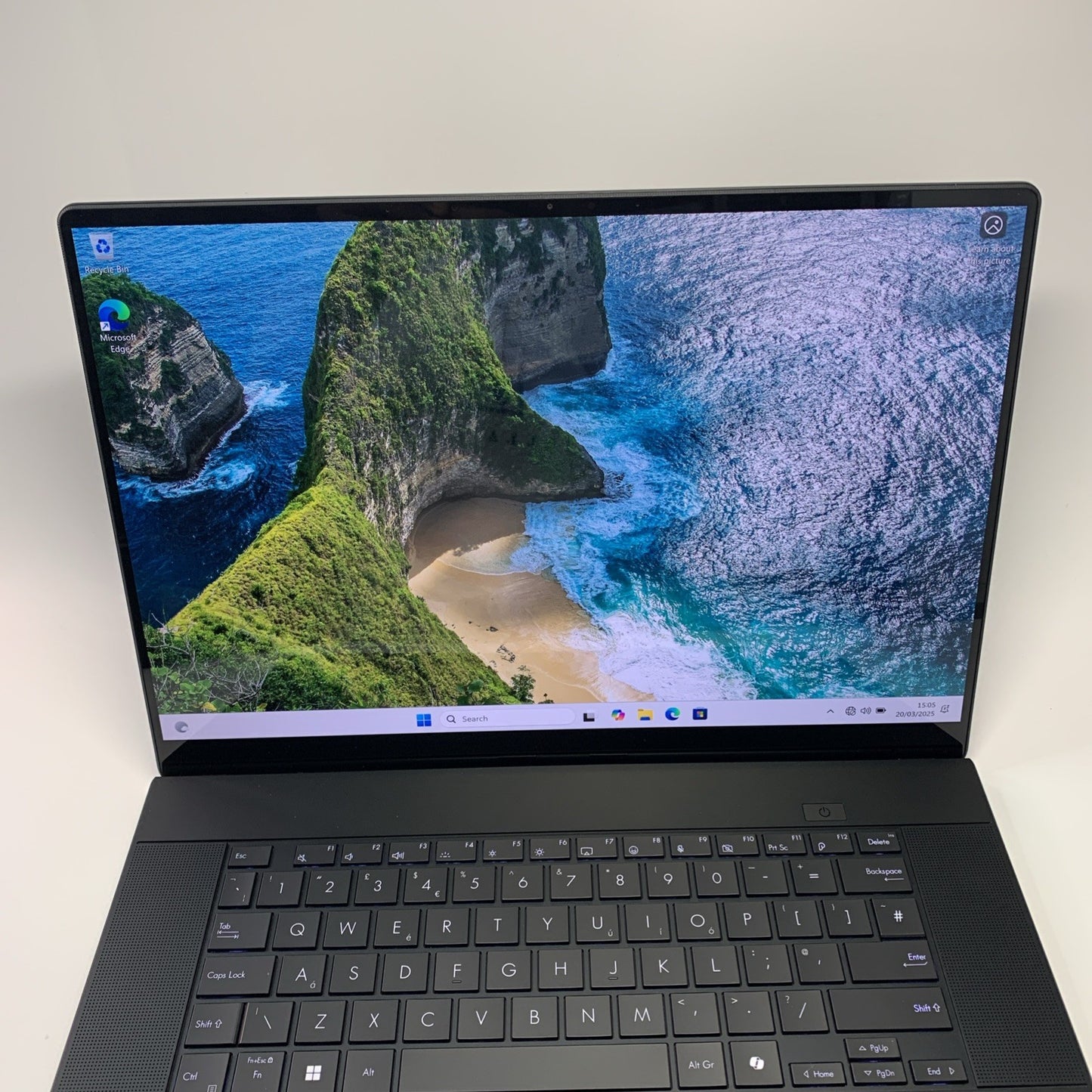 ASUS ProArt 16 H7606WI 16.0" 4K OLED AMD Ryzen AI 9 HX 370 RTX 4070 64GB 2TB SSD