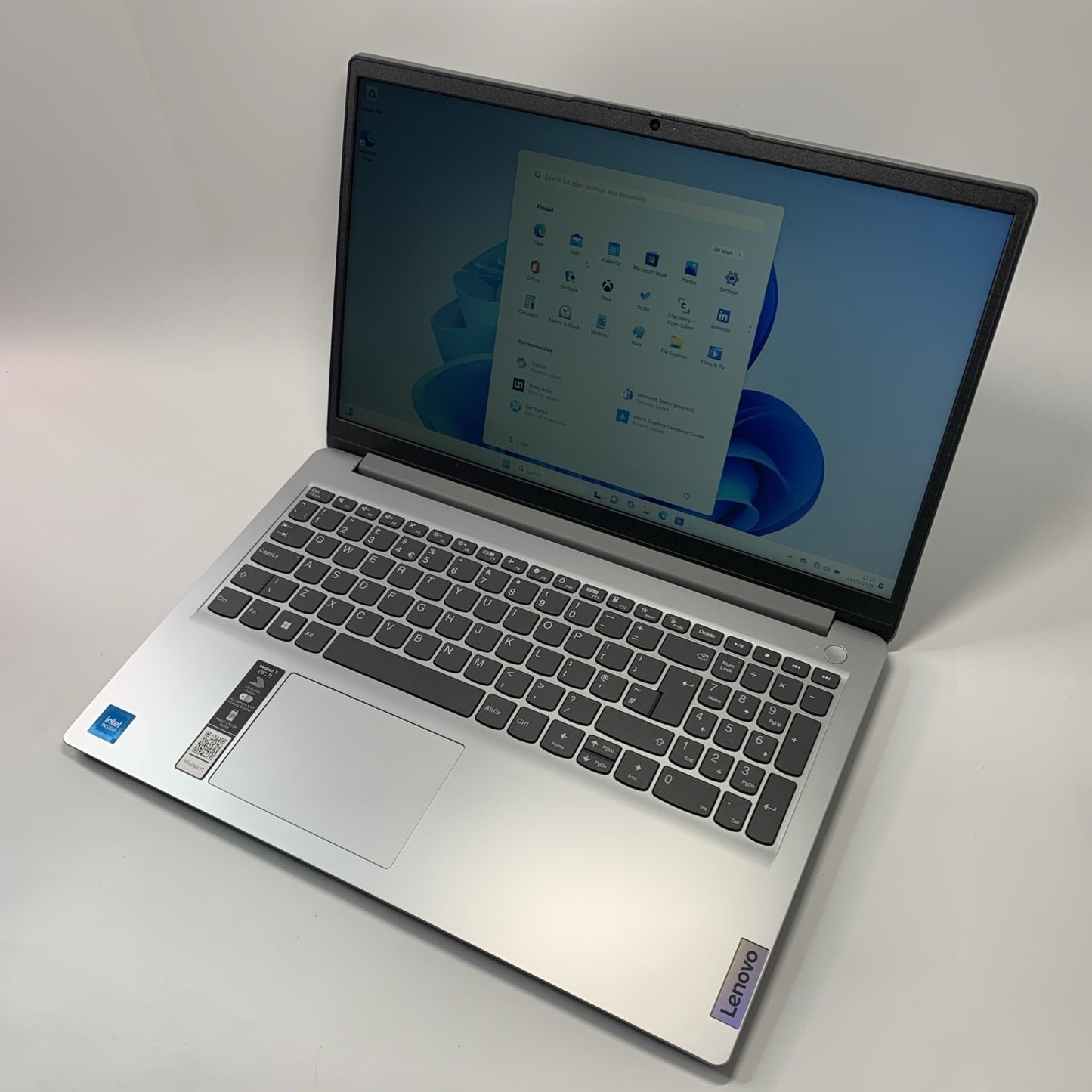Lenovo IdeaPad 1 15.6" 15IGL7 Intel Pentium Silver N4500 4GB 128GB Windows 11