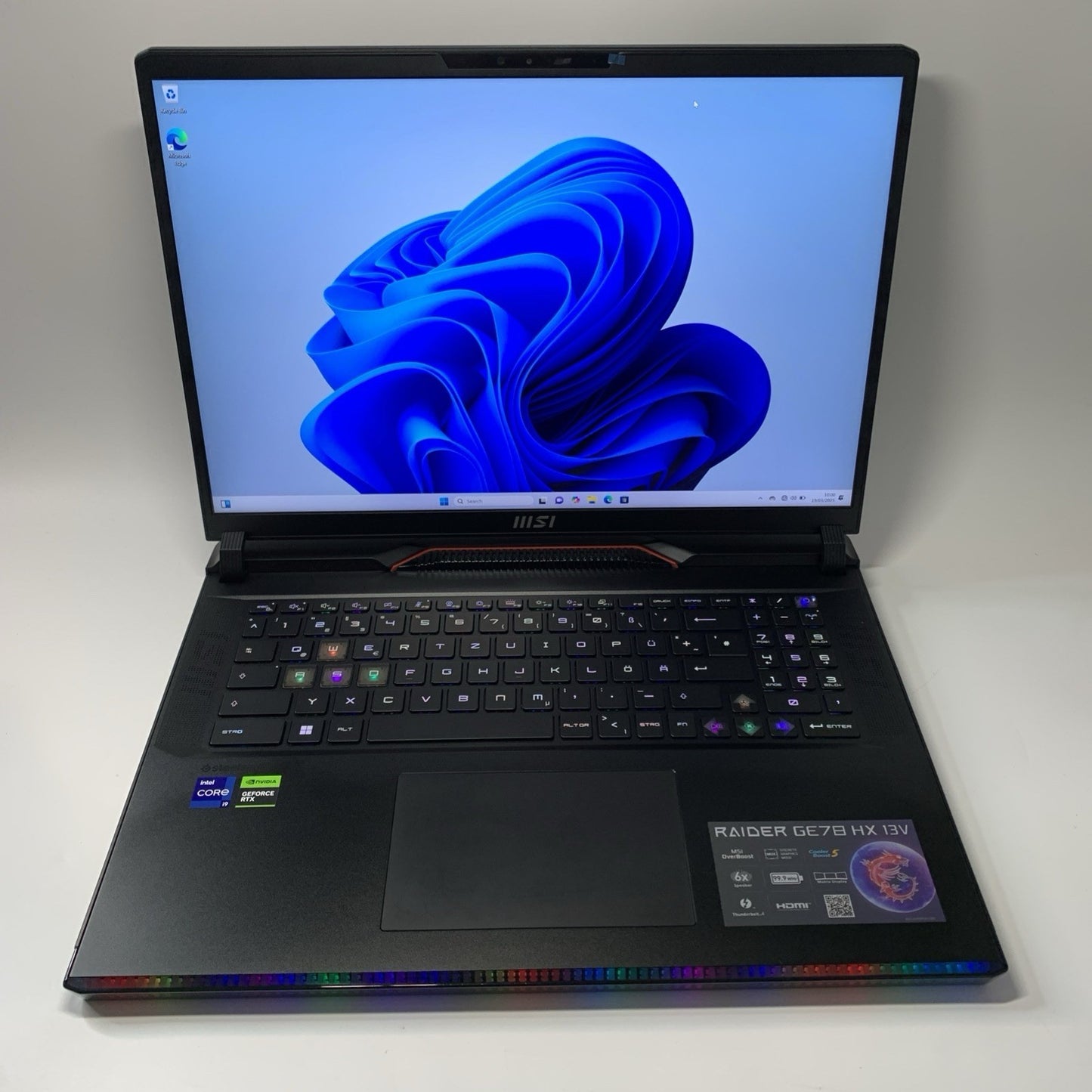 MSI Raider GE78HX 13VI-062UK 17" QHD+ Gaming Laptop i9-13950HX 64GB 2TB RTX4080
