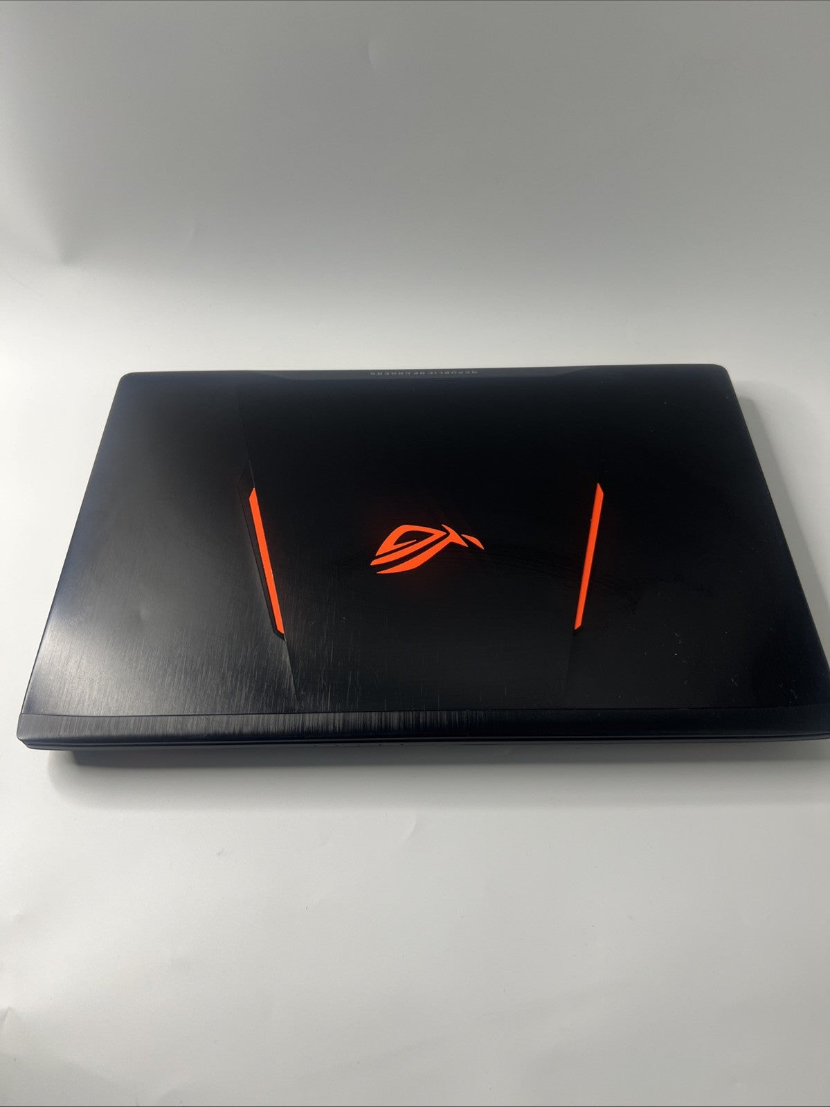 ASUS ROG Strix GL553VD 15.6” Intel Core i7-7700HQ 8GB RAM 128GB SSD GTX 1050