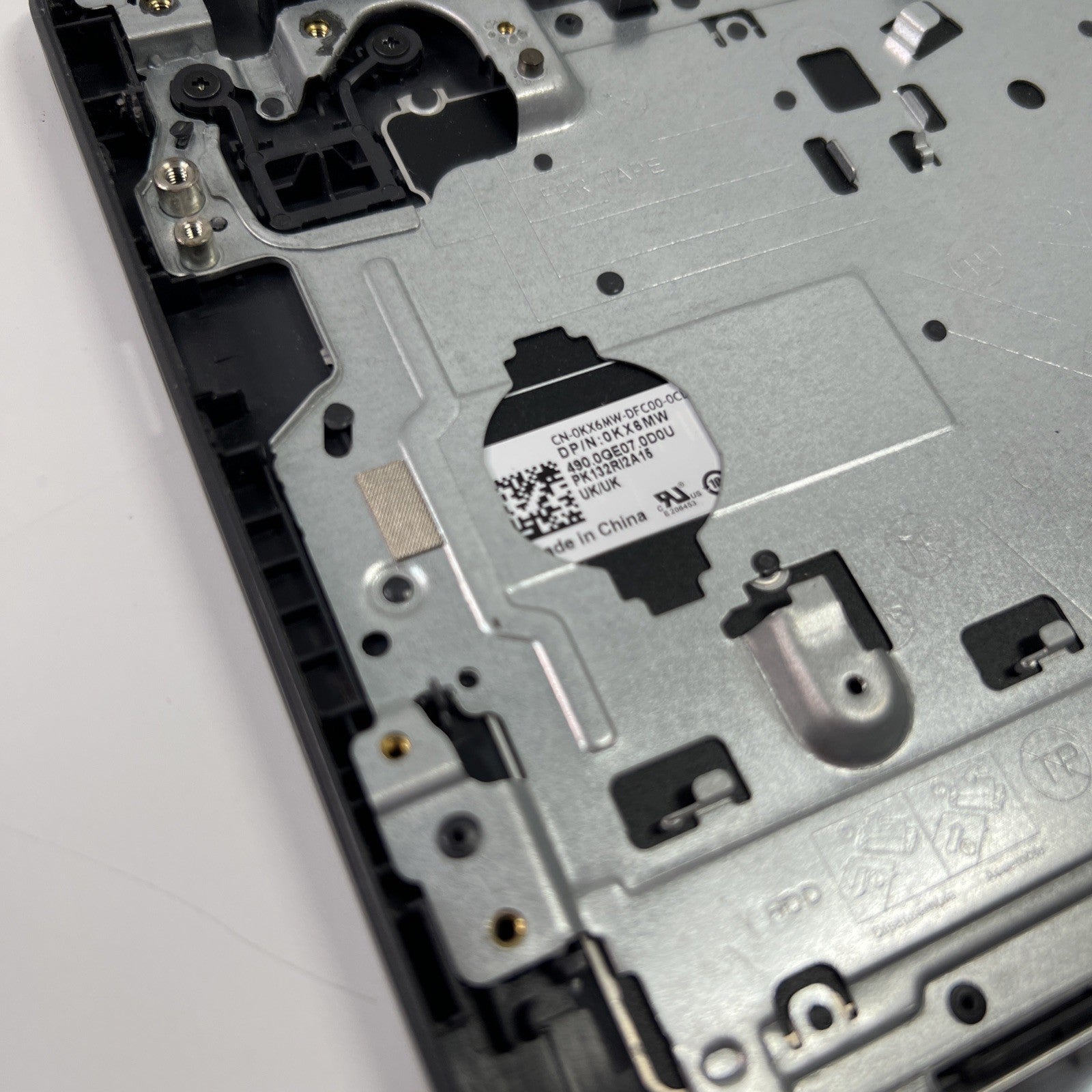 Genuine Dell Inspiron 3505 Palmrest Assembly UK Keyboard 033HPP (SMALL CRACK)