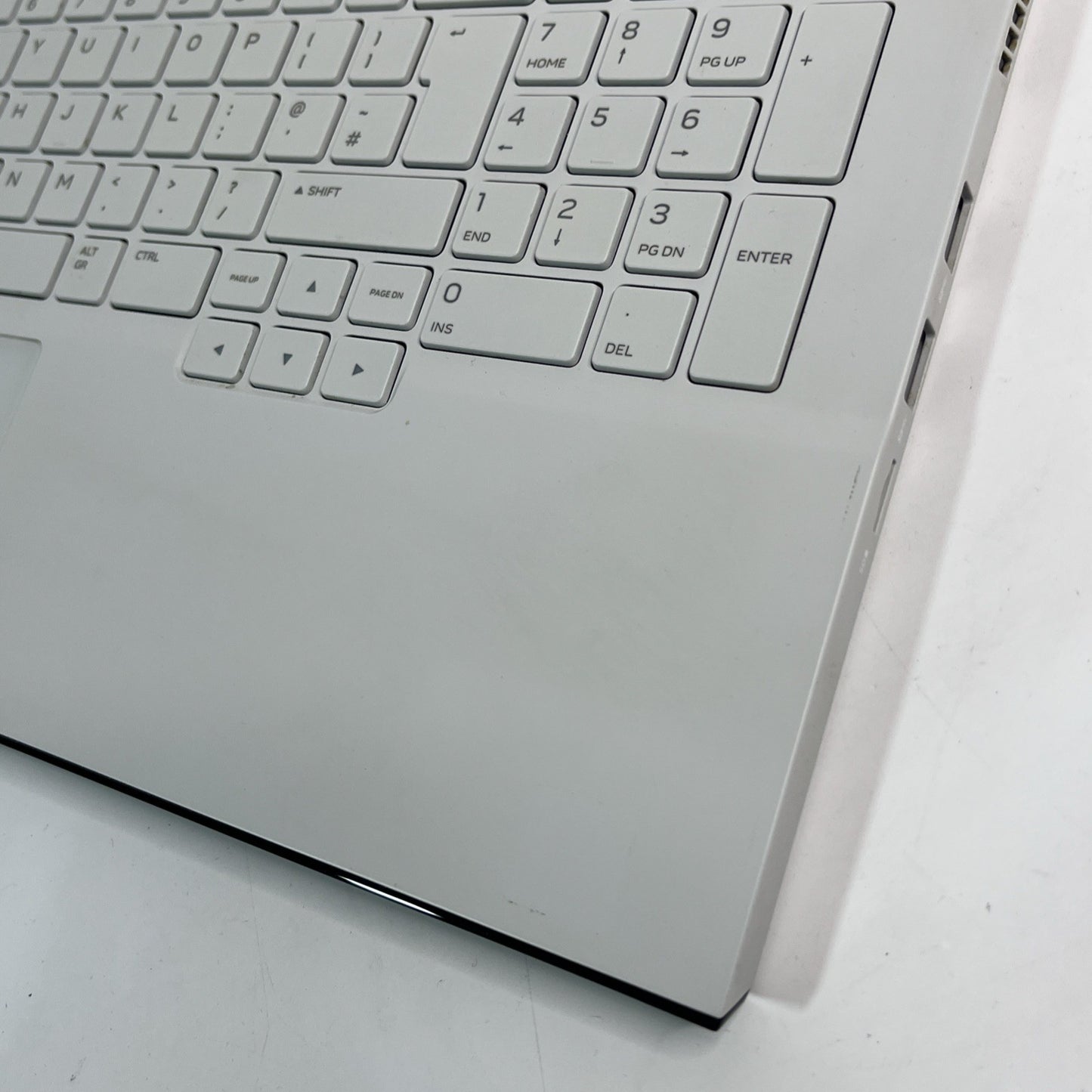 Genuine Dell Alienware M17 R3 Palmrest,keyboard,trackpad 02Y8GG. Missing Cable
