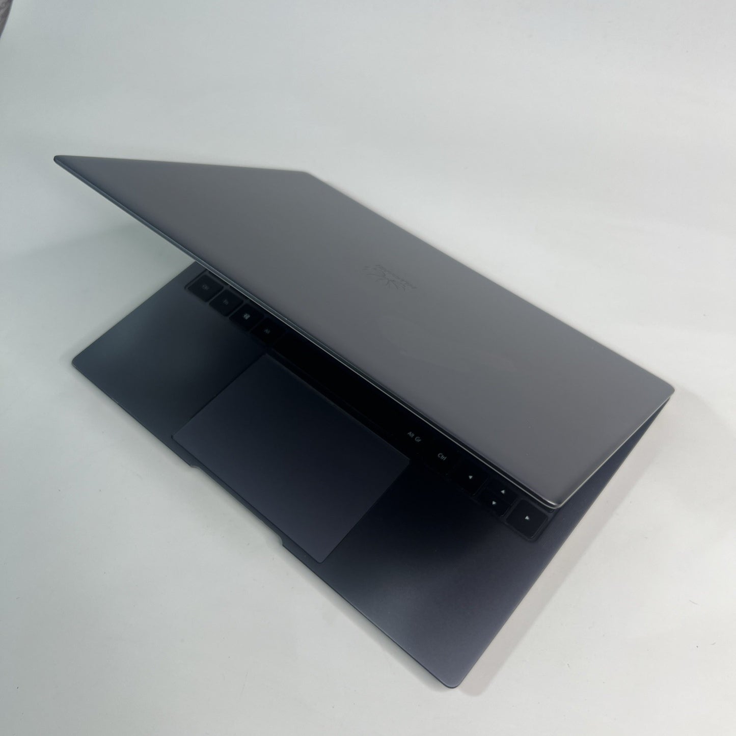 Huawei Mach-W29 Matebook X Pro Intel Core i7-8550U 512GB SSD 16GB NVIDIA MX150