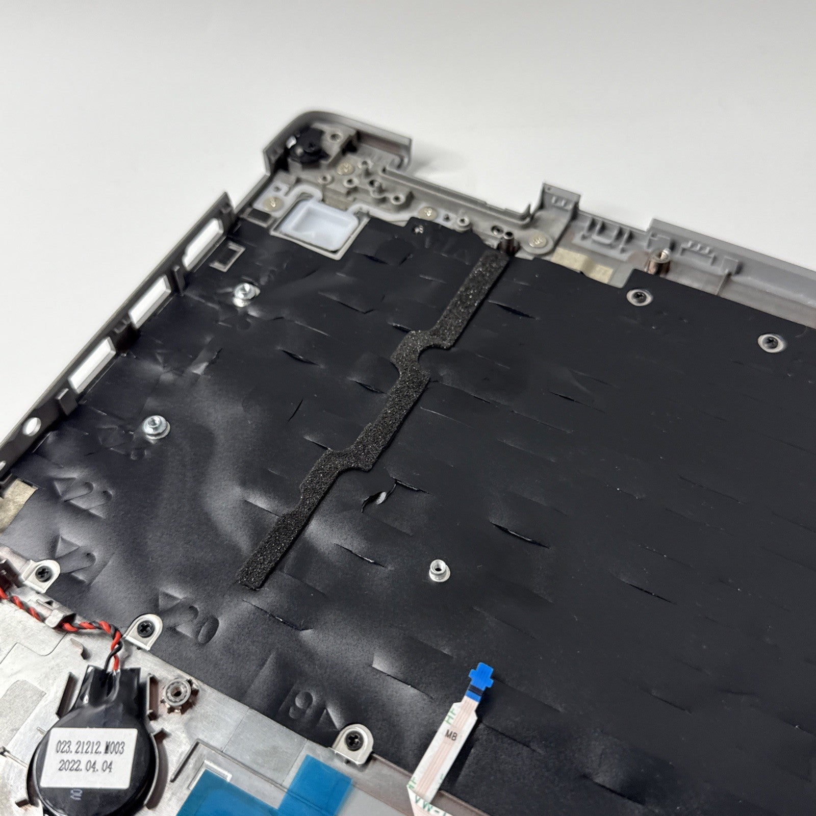 Dell Latitude 5530 Genuine Palmrest Assembly, UK Keyboard 0RRN8D Silver