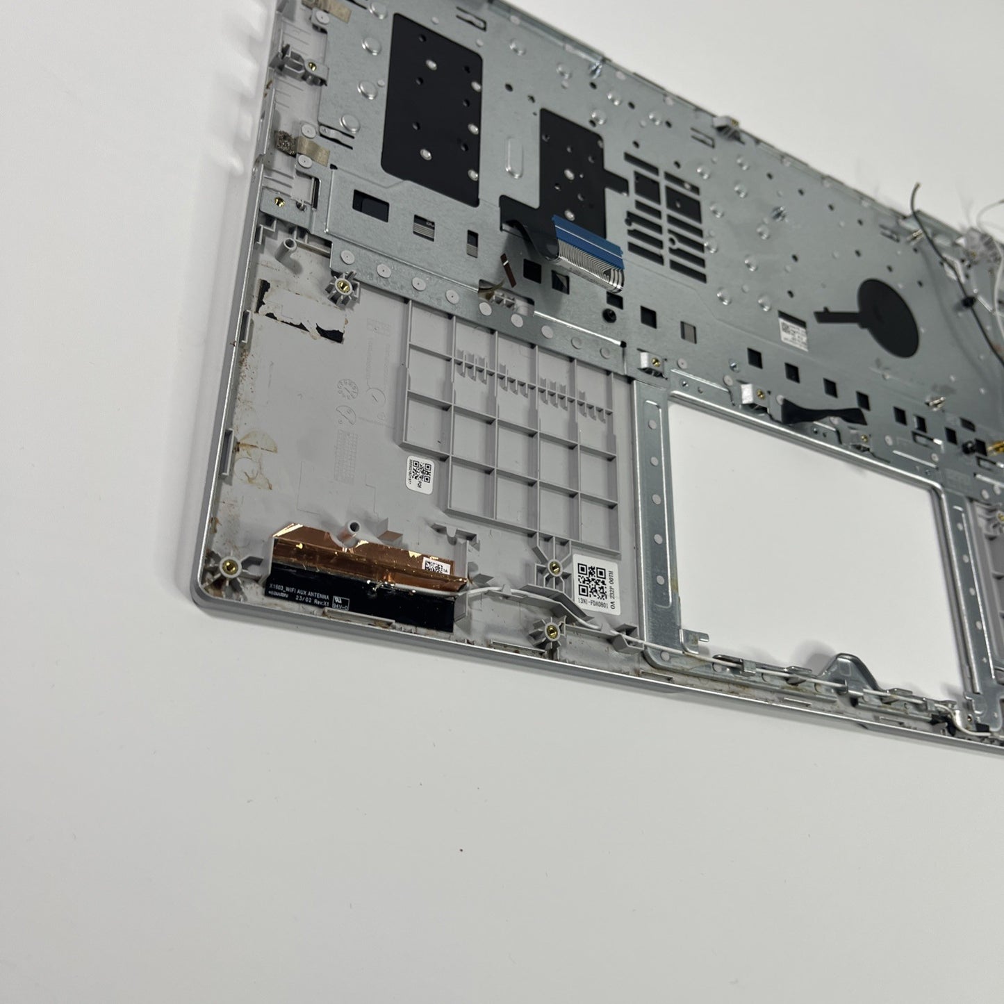 Genuine Silver ASUs vivobook 16 m1603QA palmrest And Keyboard 13N1-FBM0311