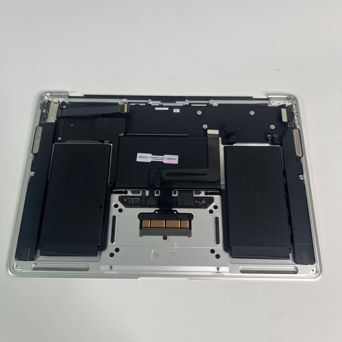 Apple MacBook Air A2337 Palmrest / Top Case – Silver – EMC 3598 – Grade B