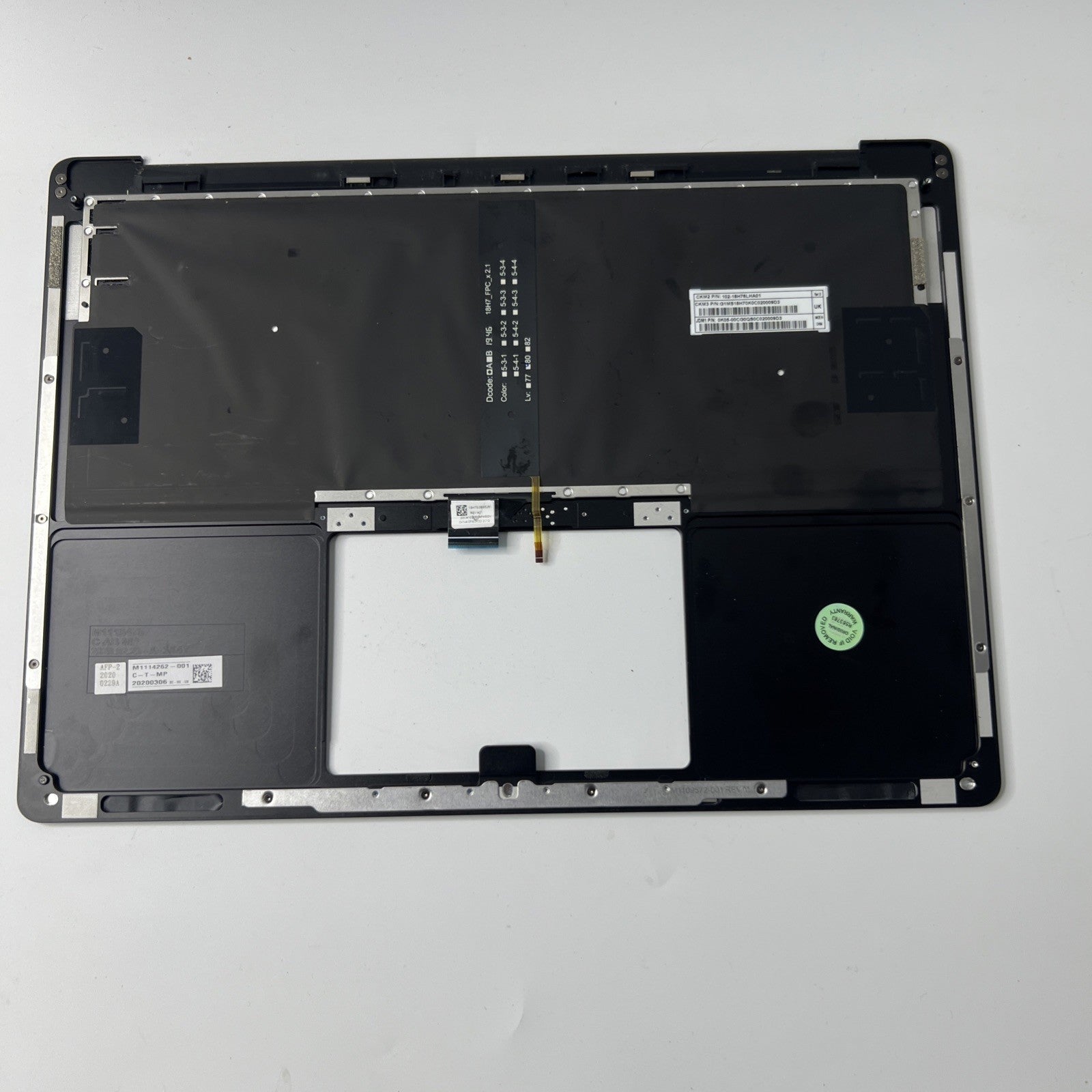 Microsoft Surface 3 1868 Palmrest Assembly UK Keyboard Black M1114262-001