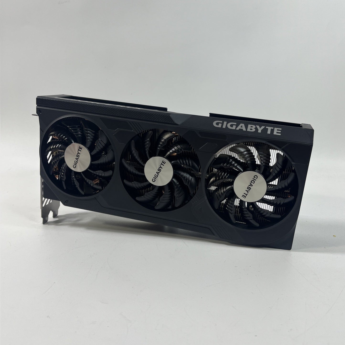 GIGABYTE GeForce RTX 4070 Super WINDFORCE OC 12GB GDDR6X Graphic Card (load Fan)