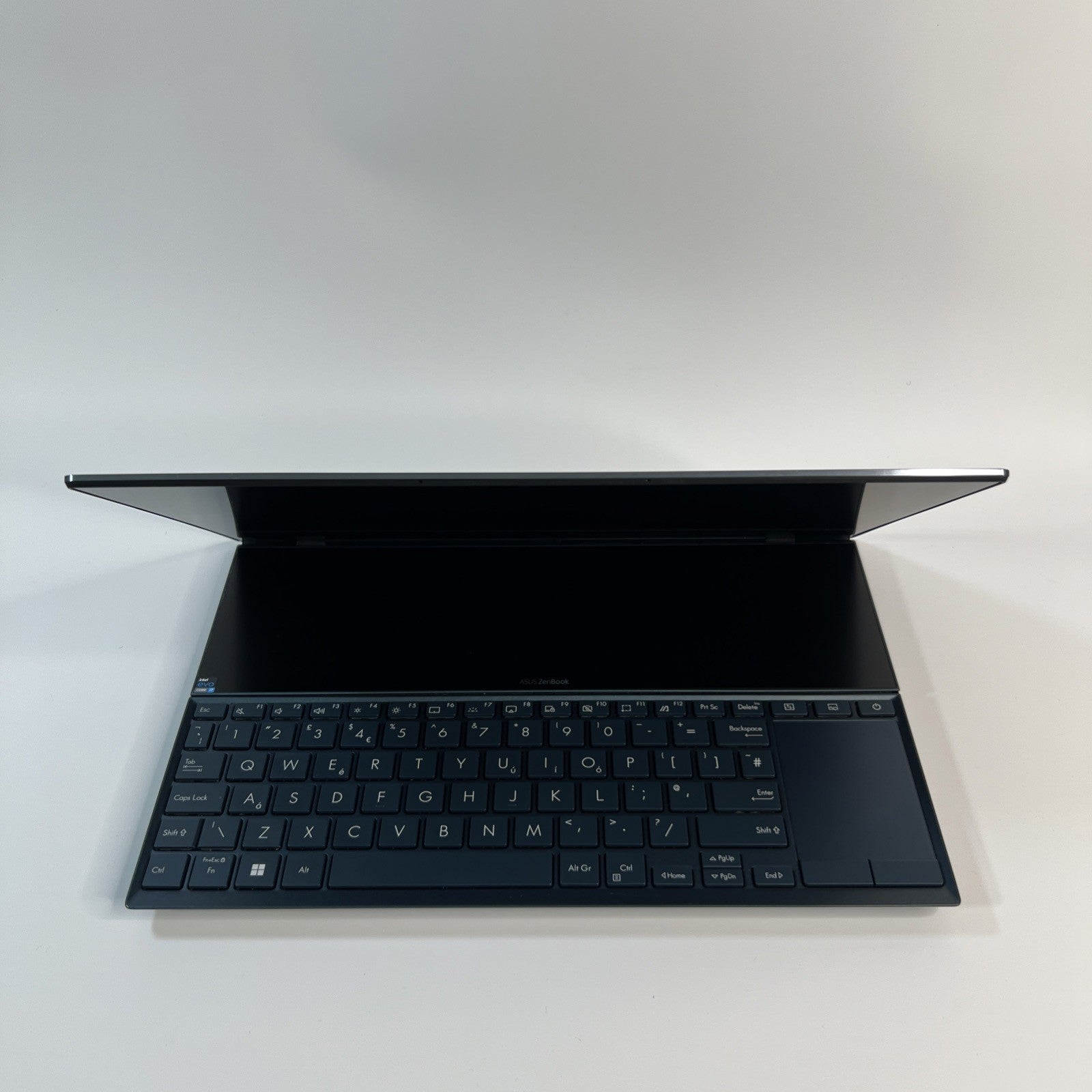 ASUS ZenBook Duo UX482EAR 14”Core I7-11957G 16GB RAM 1 TB SSD Windows 11