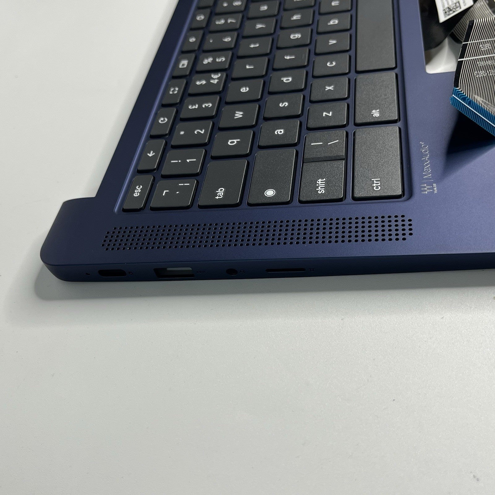 Lenovo Ideapad Slim 3 Chrome 14M868 UK Keyboard Palmrest Grade A
