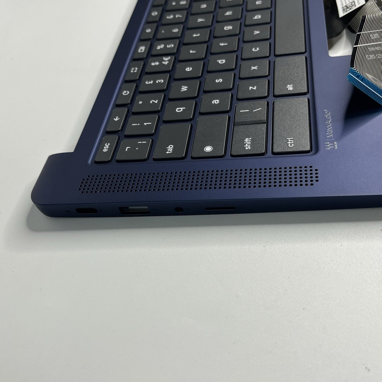 Lenovo Ideapad Slim 3 Chrome 14M868 UK Keyboard Palmrest Grade A