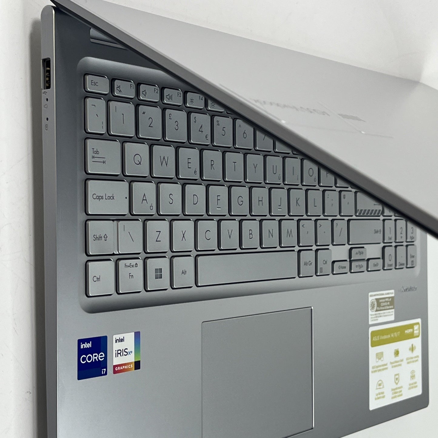 ASUS VivoBook 15 X1504ZA Core i7-1255U 16GB RAM 512GB SSD Windows 11 Grade B