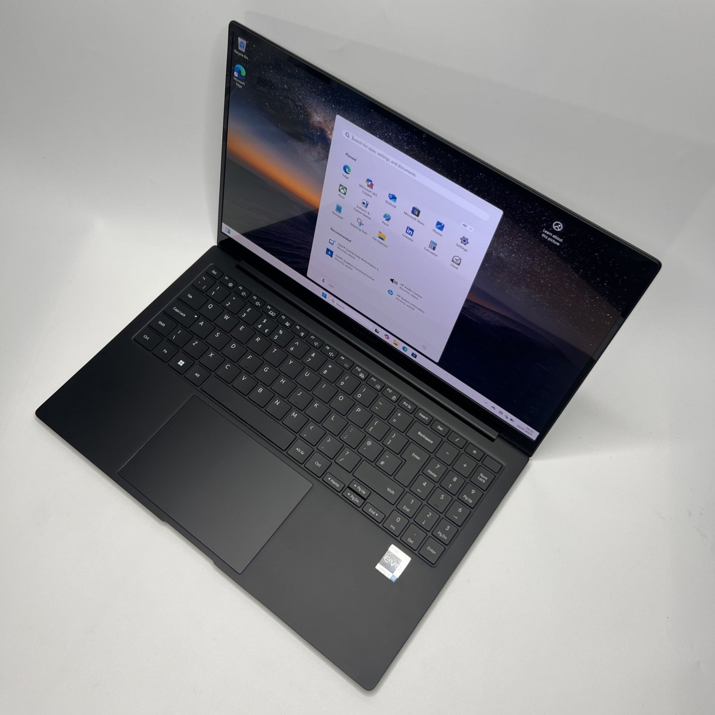 Samsung Galaxy Book 2 Pro 5G Core i5-1240P 8GB 512GB 15.6 Inch AMOLED Windows 11