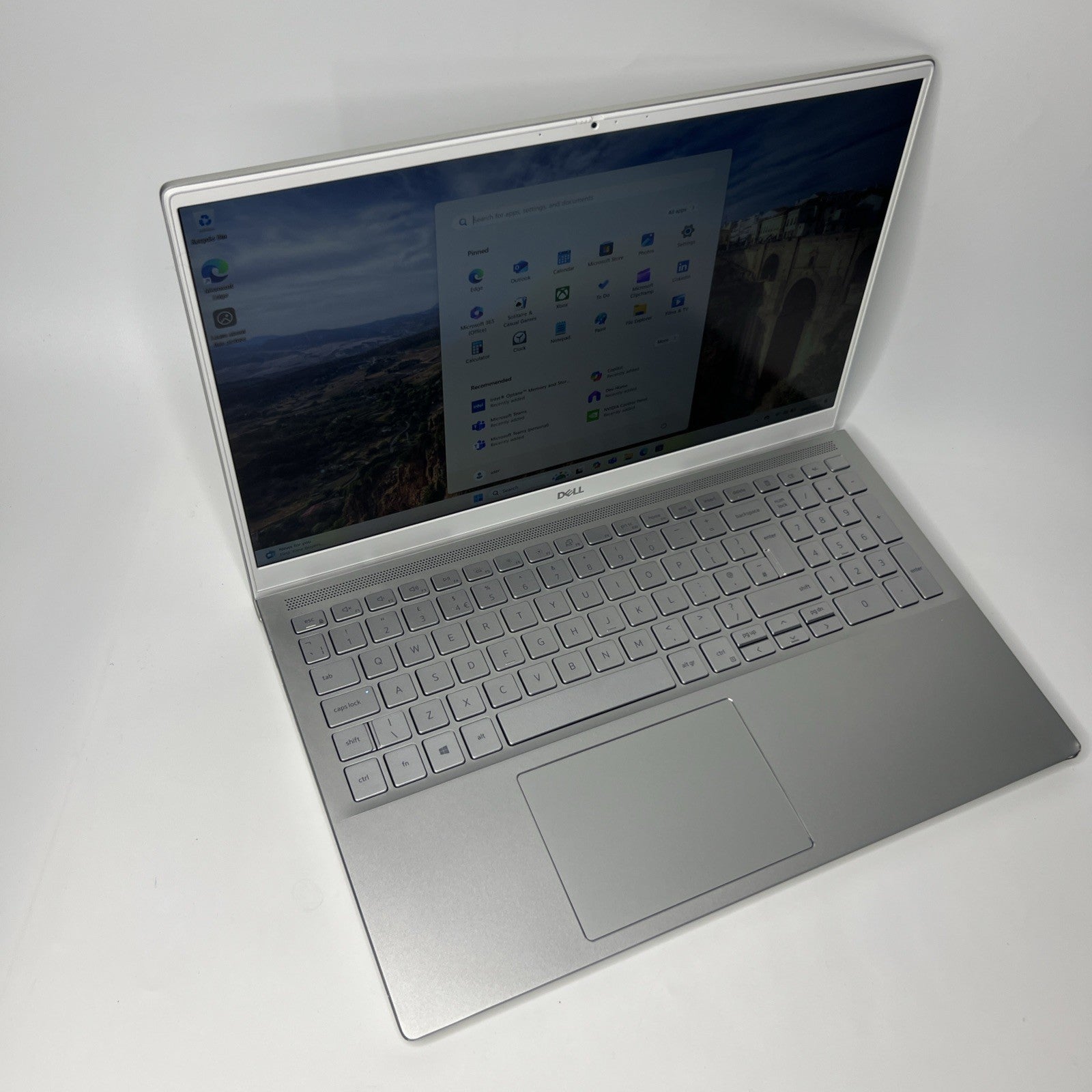 Dell Inspiron 15 7501 15.6” FHD Laptop i7-10750H 16GB RAM 512GB SSD GTX 1650 Ti