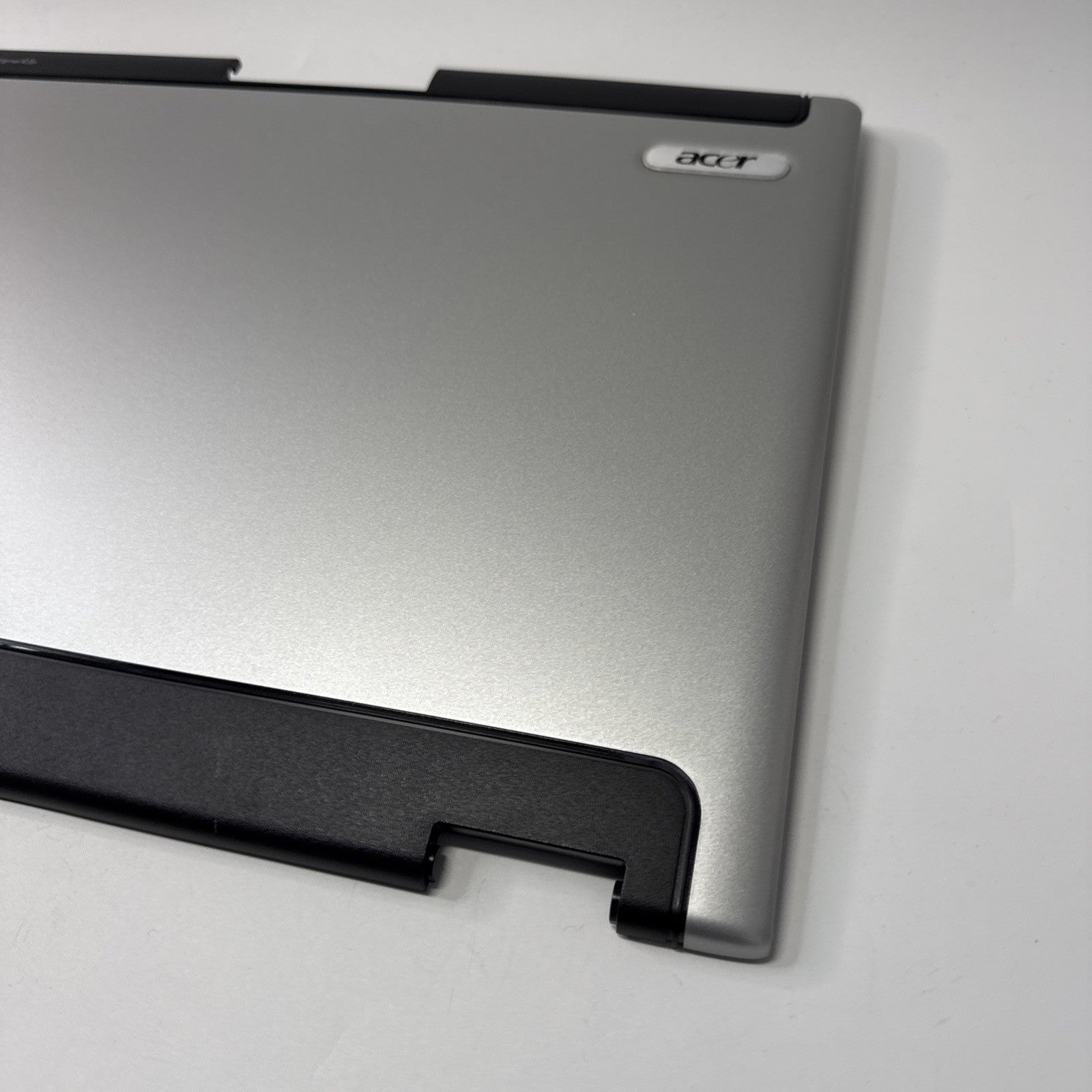 Acer Aspire 5100 60.ABHV5.007 LCD Top Back Rear Lid Cover  Silver