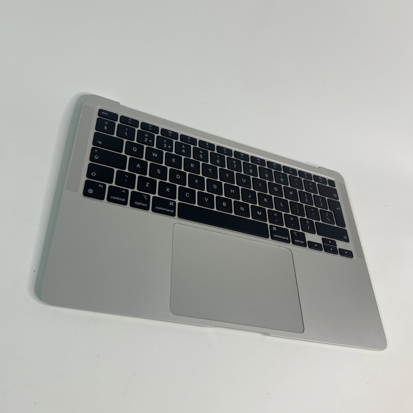 Apple MacBook Air A2337 Palmrest / Top Case – Silver – EMC 3598 – Grade B