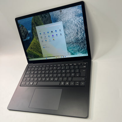 Microsoft Surface Laptop 5 13.5" Touchscreen Intel i7-1265U 8GB RAM 256GB SSD