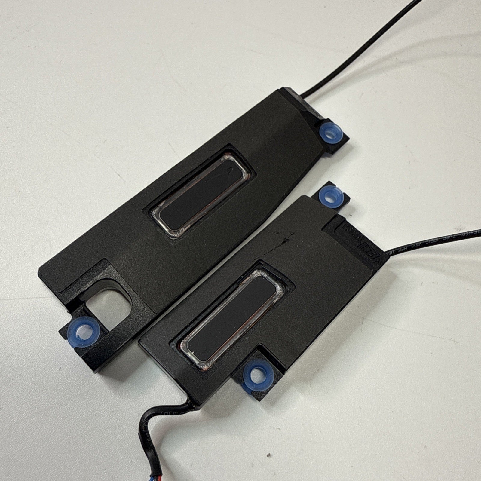 GENUINE Lenovo ThinkPad T490S Laptop Internal Speakers PN/ SSB0T35595