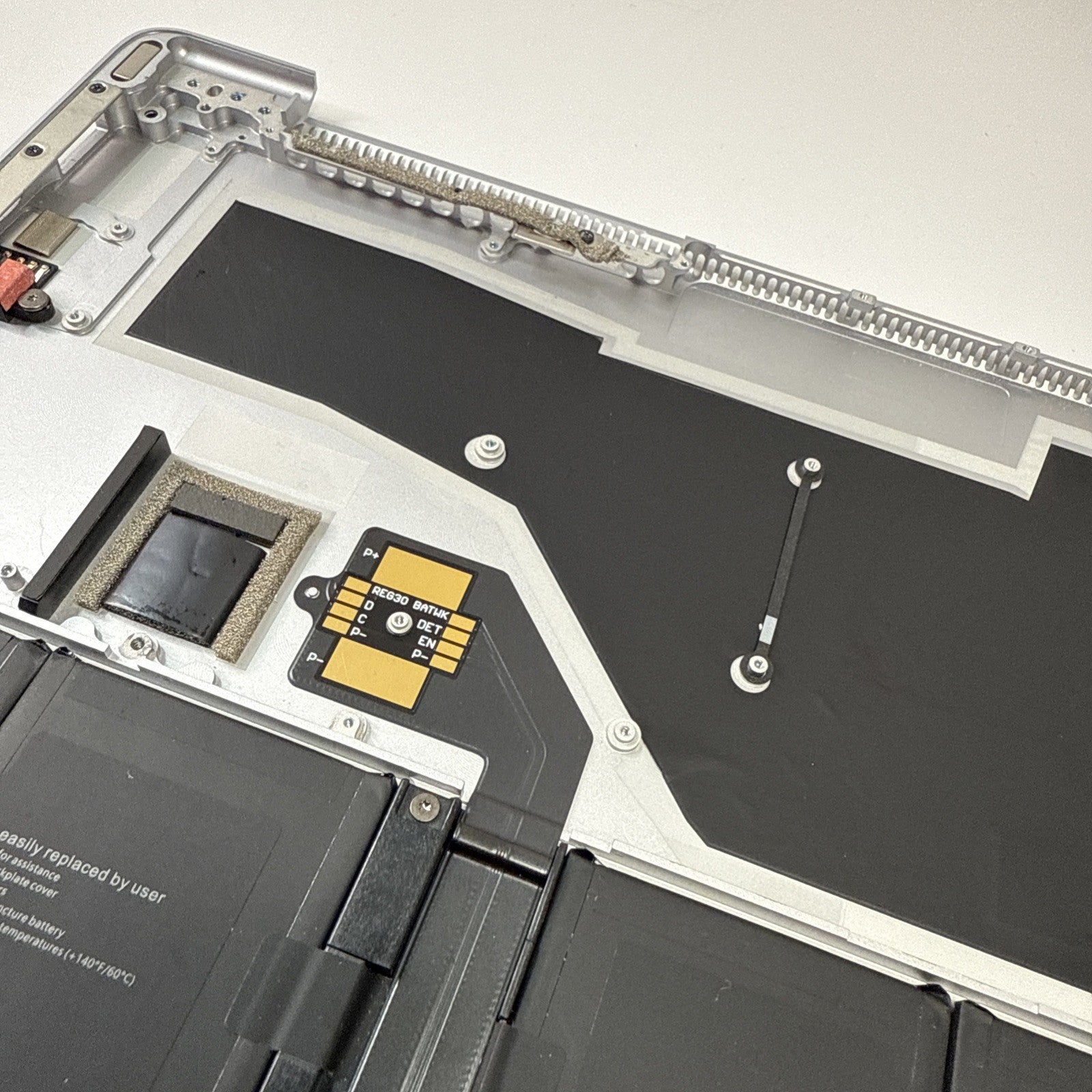 Microsoft Surface 4 1950 13.5 Bottom Base Battery & Housing Silver M1091261-007