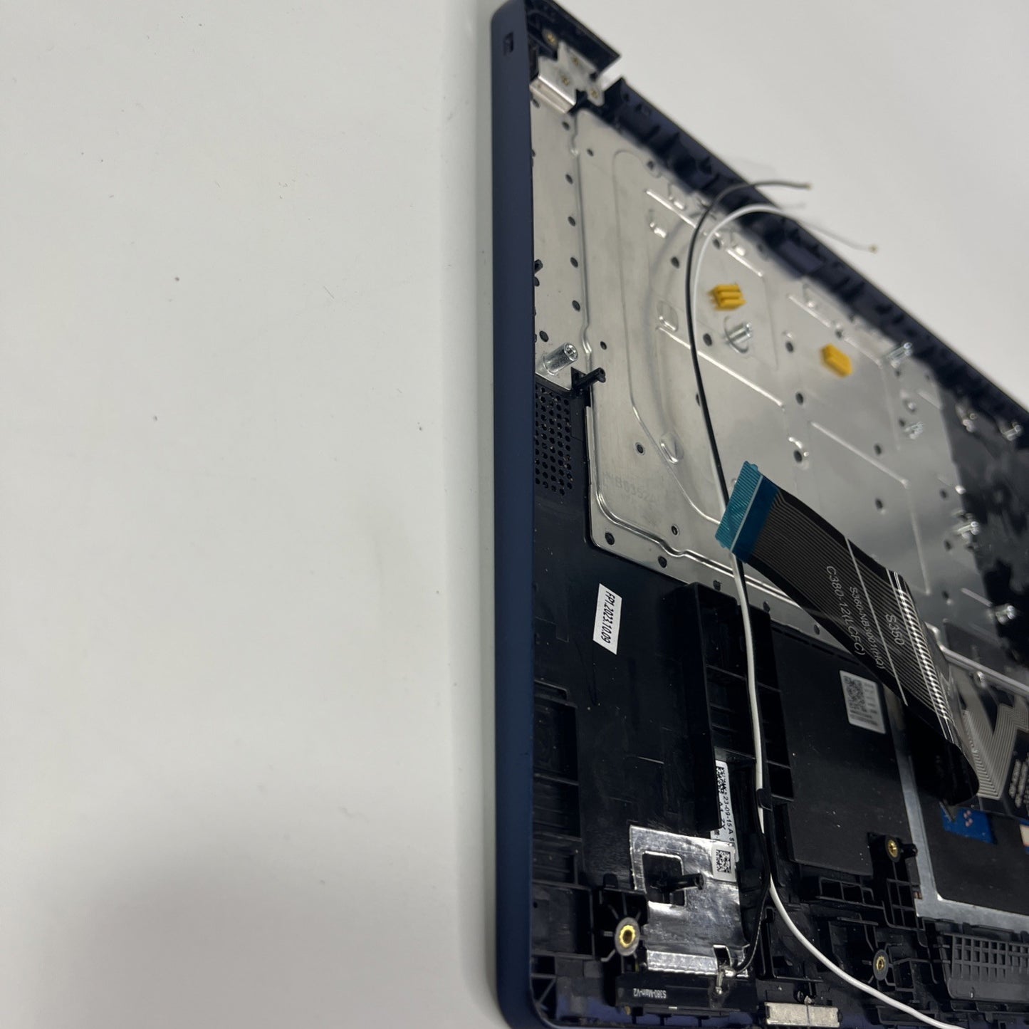 Lenovo IP Slim 3 Chrome 14M868 Palmrest, Keyboard & Touchpad Blue. Missing Key