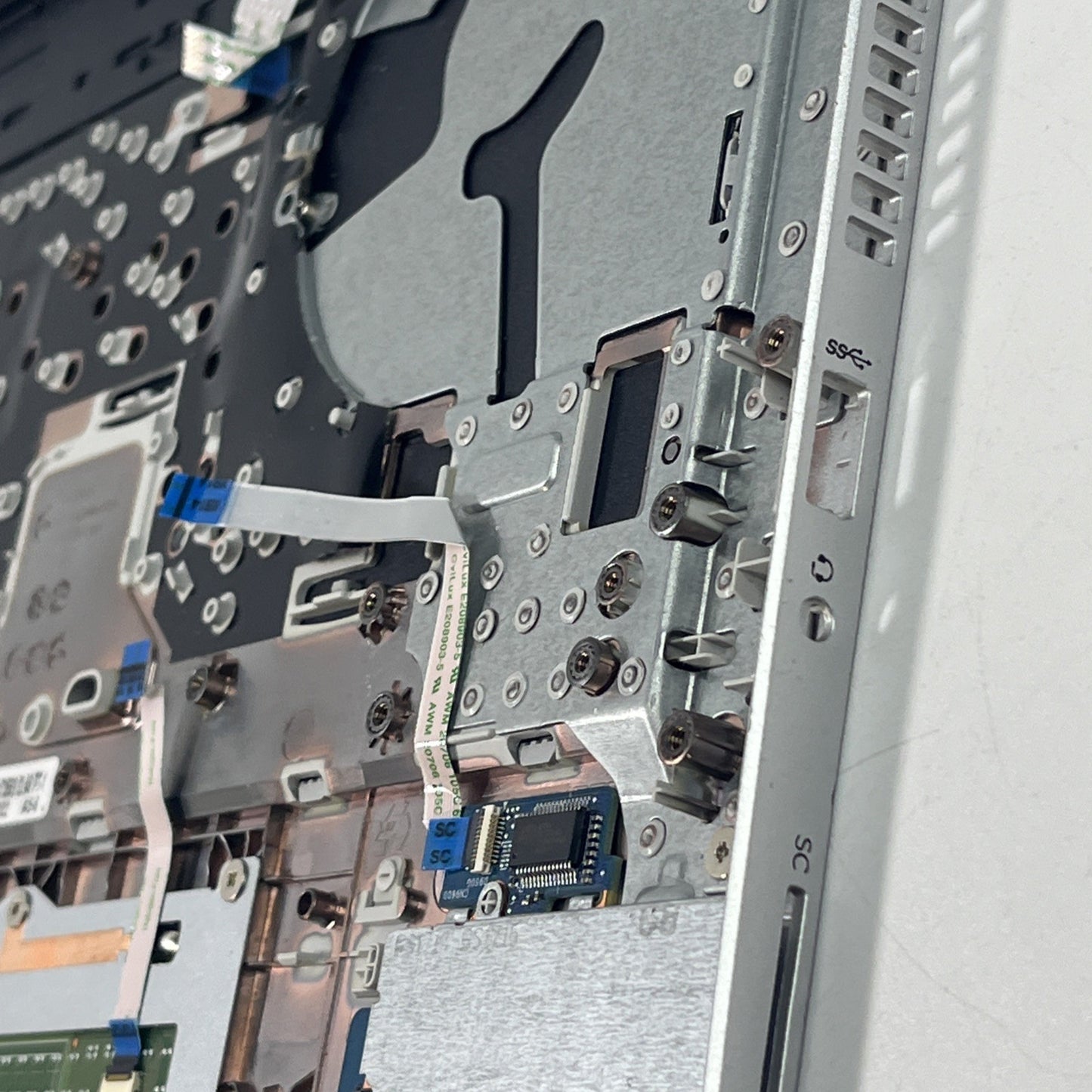 Genuine Silver Hp Probook 640 G5 Palmrest And Touchpad 4BSFN0. Bit Cracked
