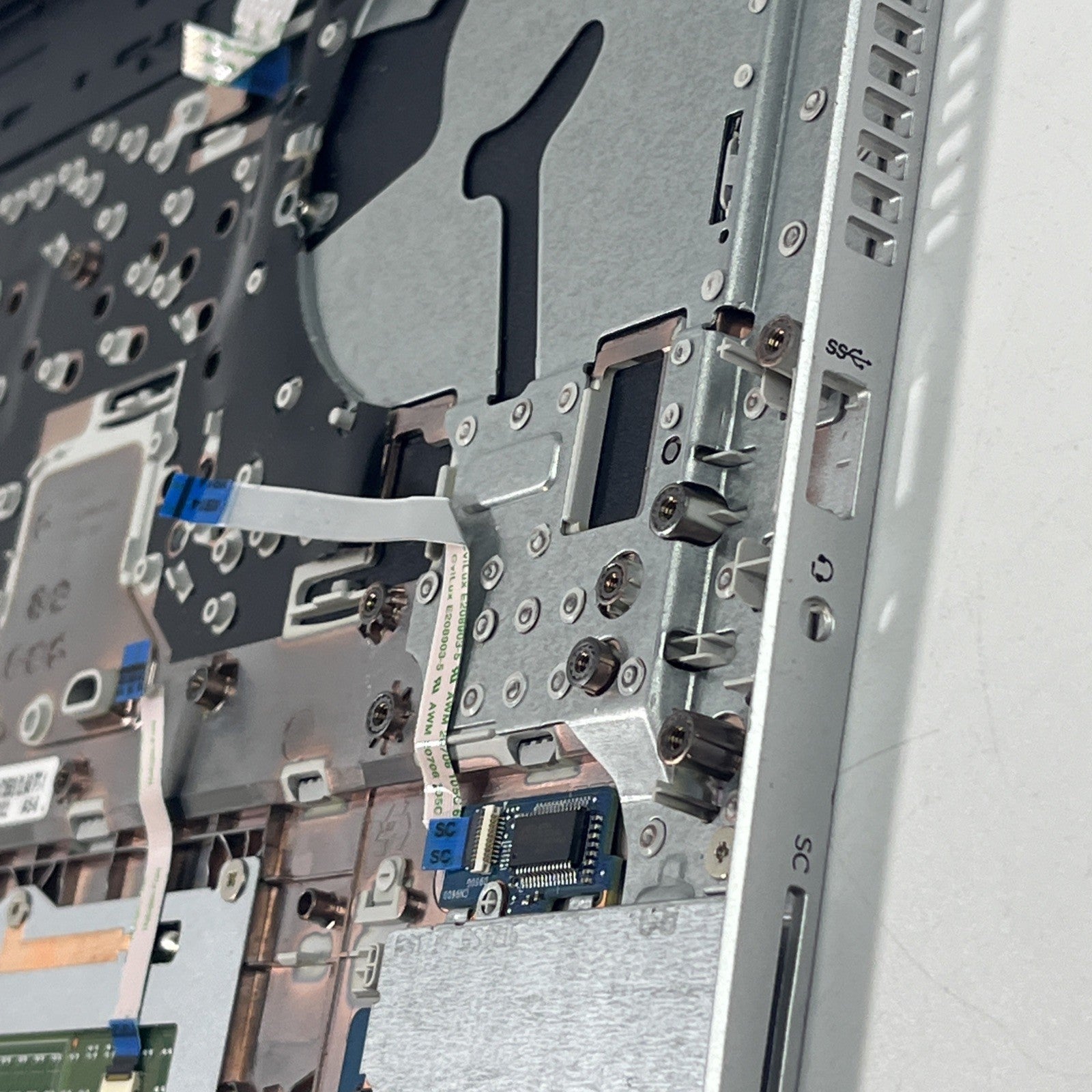 Genuine Silver Hp Probook 640 G5 Palmrest And Touchpad 4BSFN0. Bit Cracked