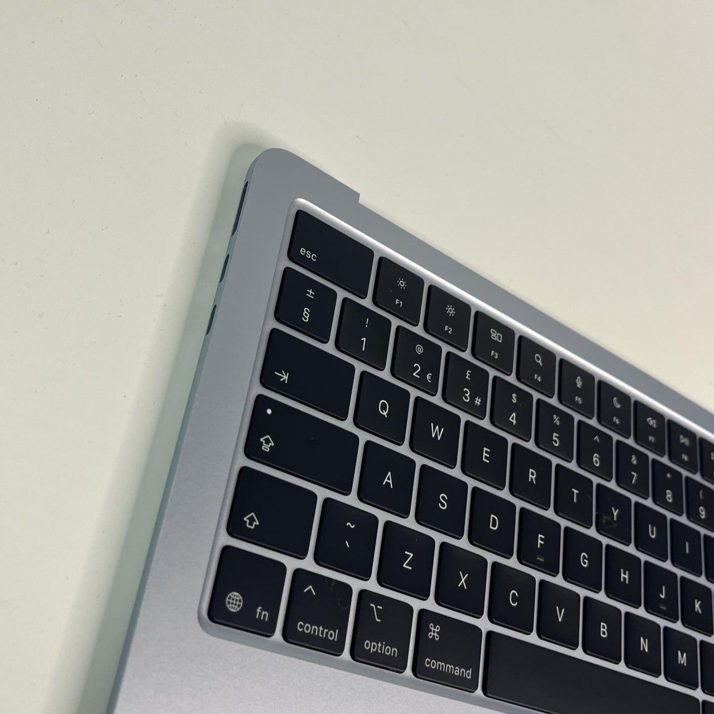 Genuine Apple MacBook Air 13" M4 A3240 Complete Palmrest  Cover  Blue 2025