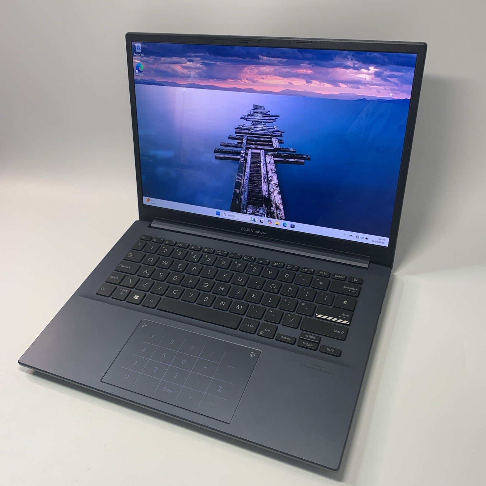 Asus Vivobook Pro 14 M3401Q OLED Ryzen 9-5900H 16GB 512GB SSD Windows 11 Laptop