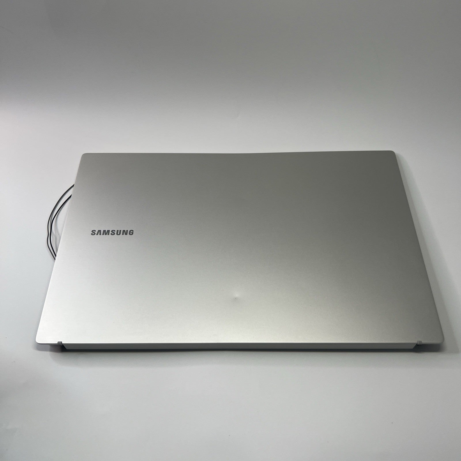 Samsung Galaxy NP750XDA Complete Screen Assembly Top Rear Lid Cover