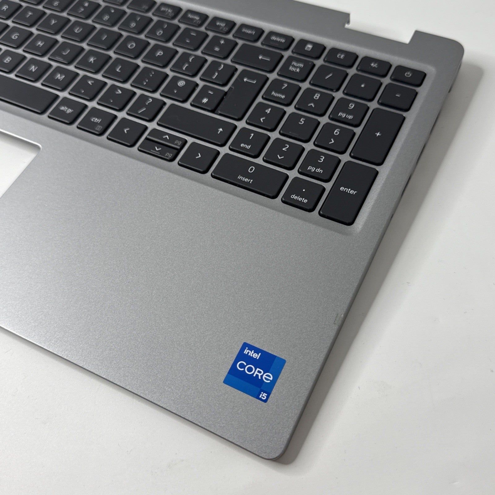 Dell Latitude 5530 Genuine Palmrest Assembly, UK Keyboard 0RRN8D Silver