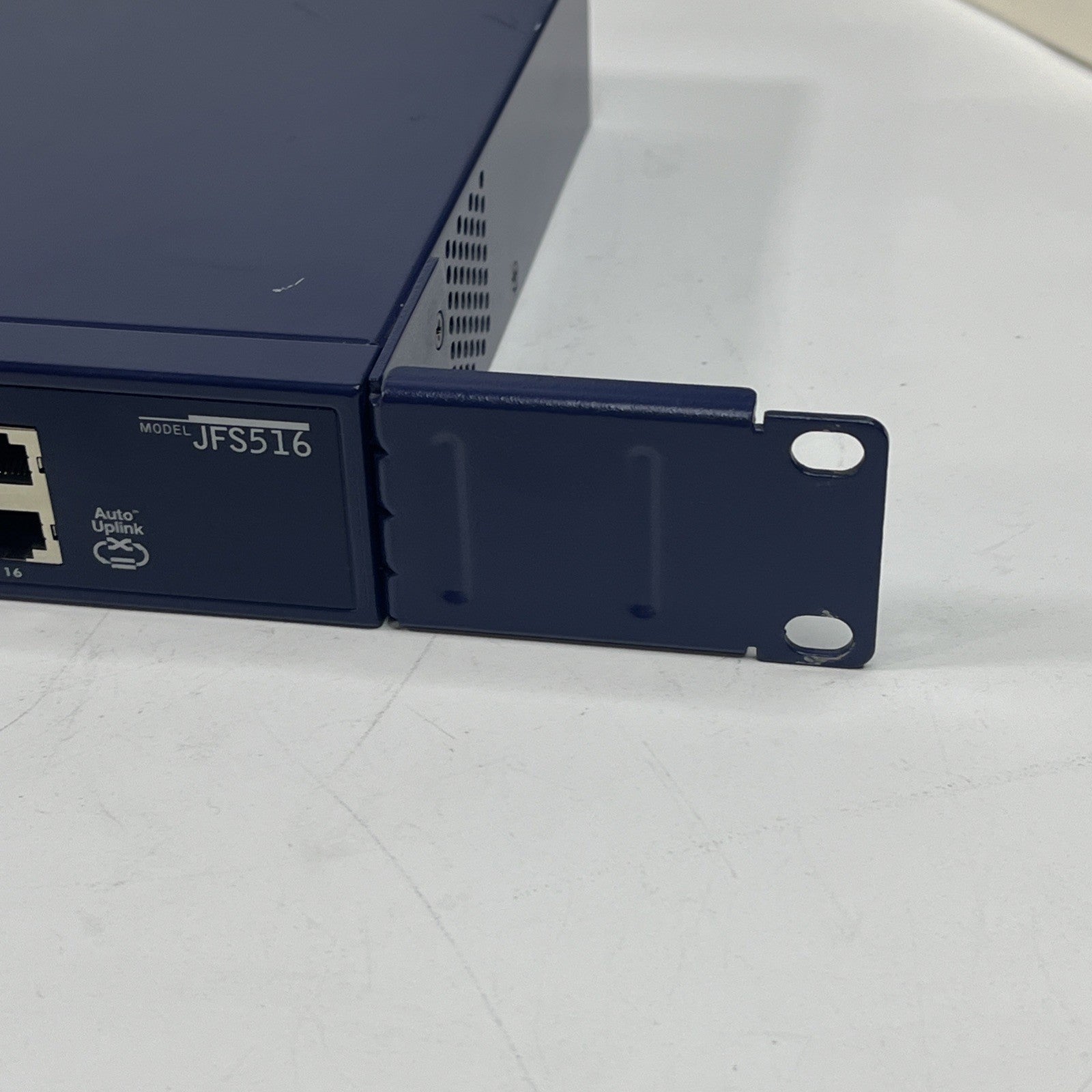Netgear  JFS516 16 Ports 10/100 Mbps Fast Ethernet Switch.