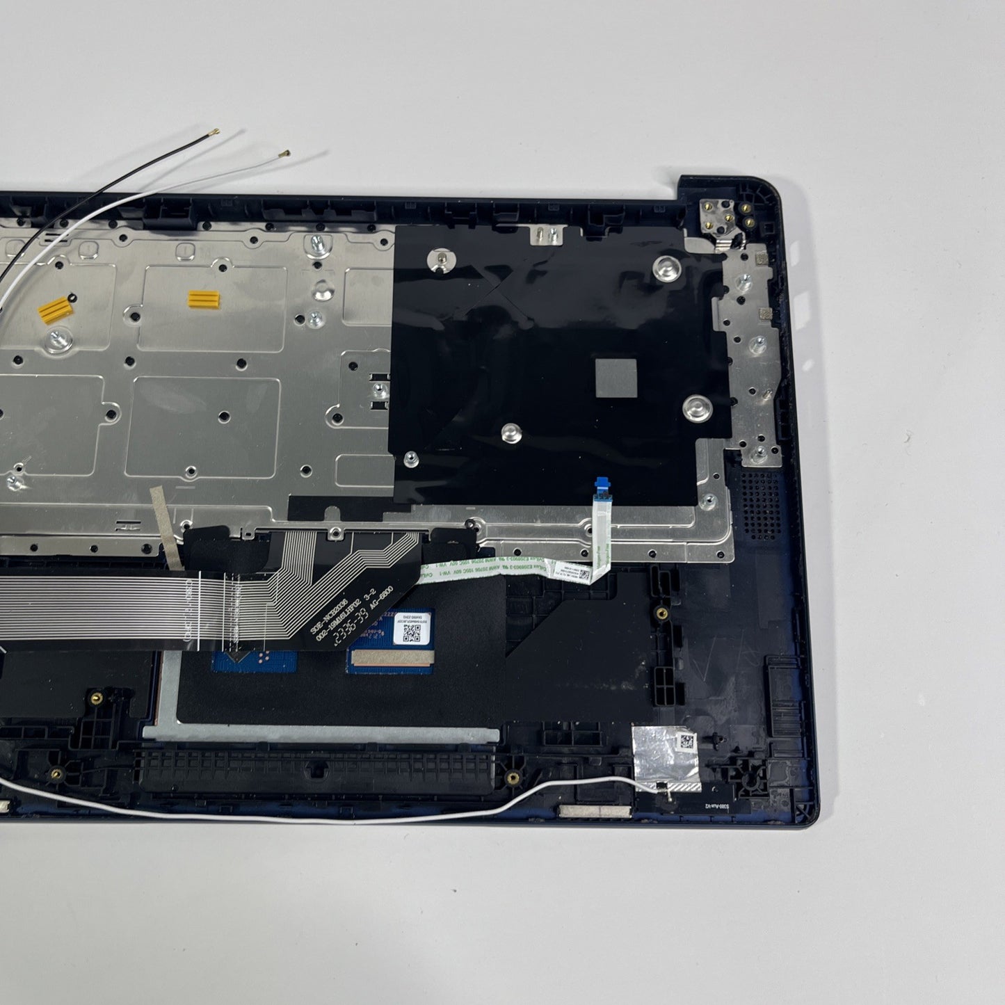 Lenovo IP Slim 3 Chrome 14M868 Palmrest, Keyboard & Touchpad Blue. Missing Key