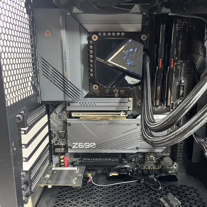 BE QUITE! Gaming PC i7-13700KF 32GB RAM 1TB SSD Gigabyte MB Z690 Gaming X