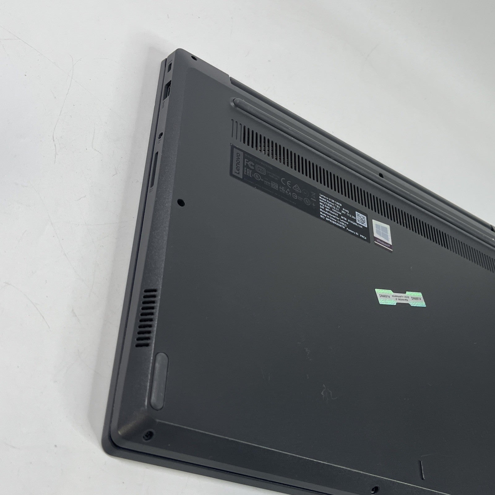 Lenovo V130-14IKB | i5-7200U | 8GB RAM | 256GB SSD | 14” FHD | Win 11