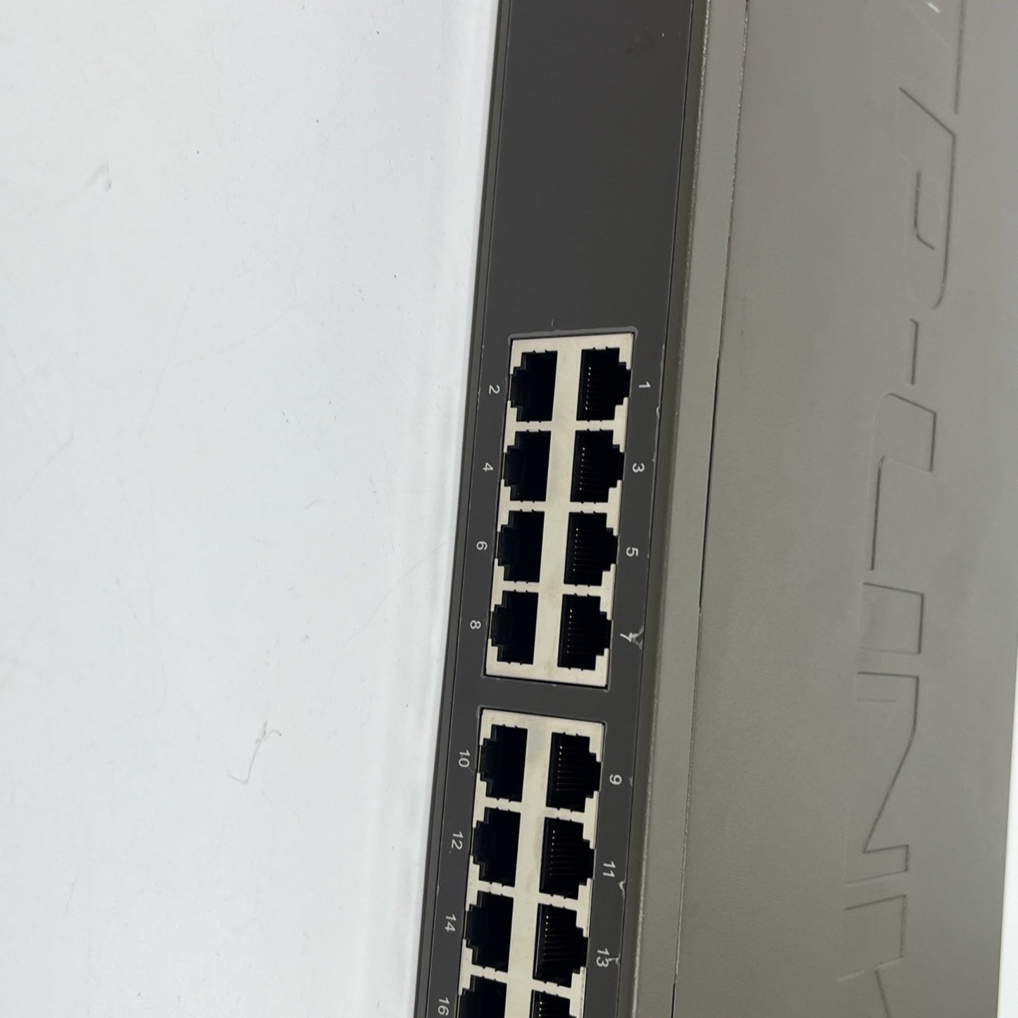 TP-LINK TL-SF1024  24 Ports Fast Ethernet Switch.