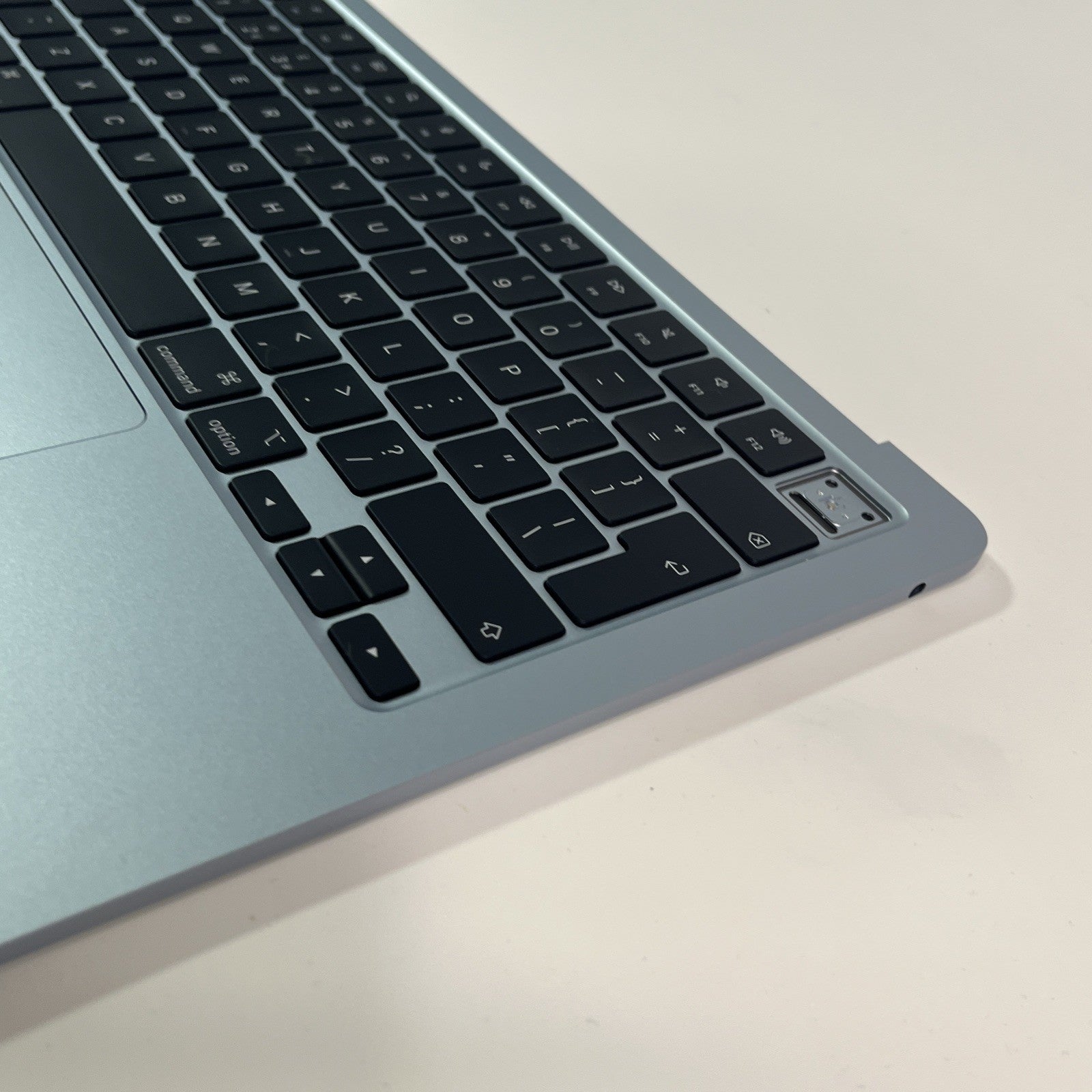 Genuine Apple MacBook Air 13" M4 A3240 Complete Palmrest  Cover  Blue 2025