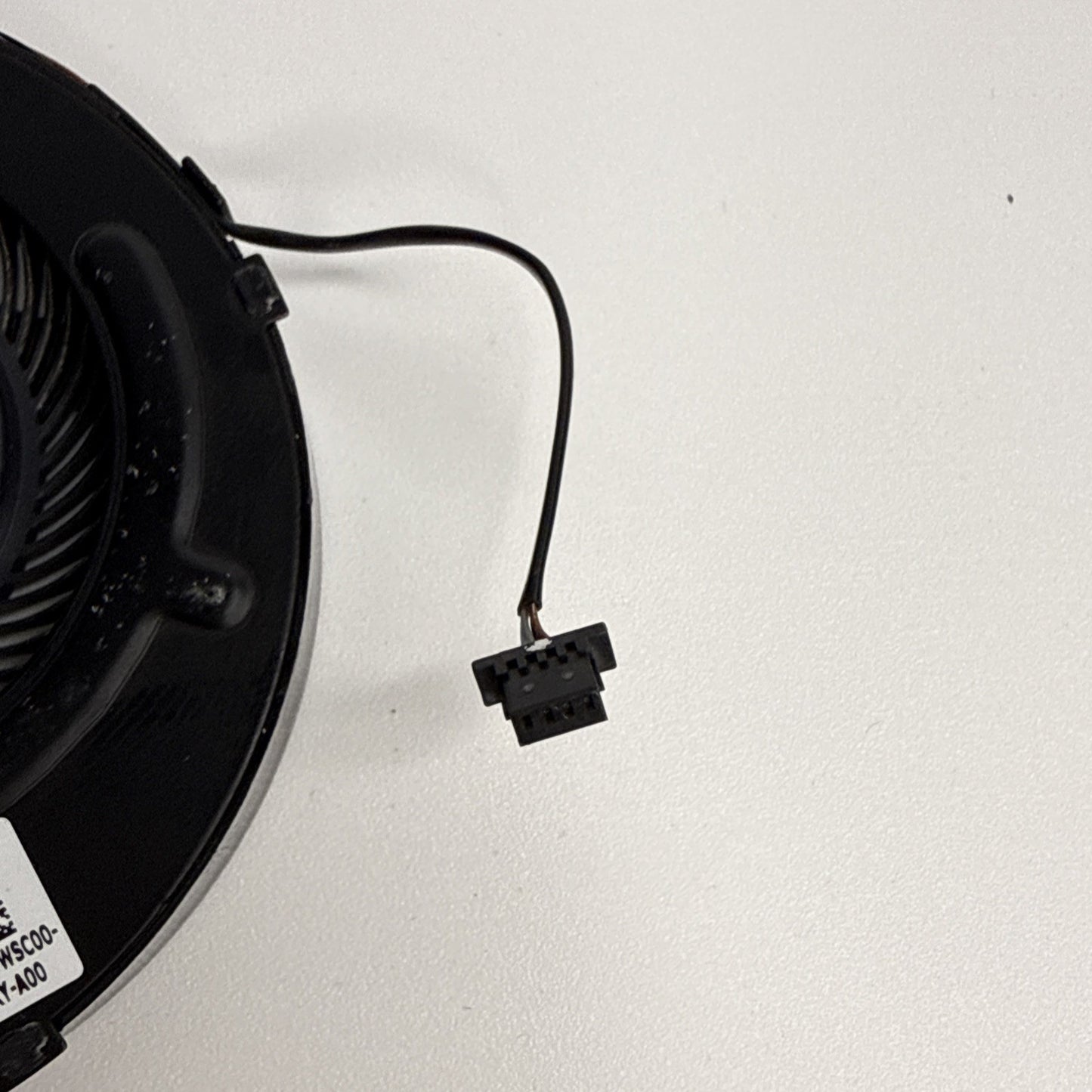 0KGH4R CPU LEFT Fan For DELL Inspiron 7500 7501 Vostro 7500 P102F KGH4R