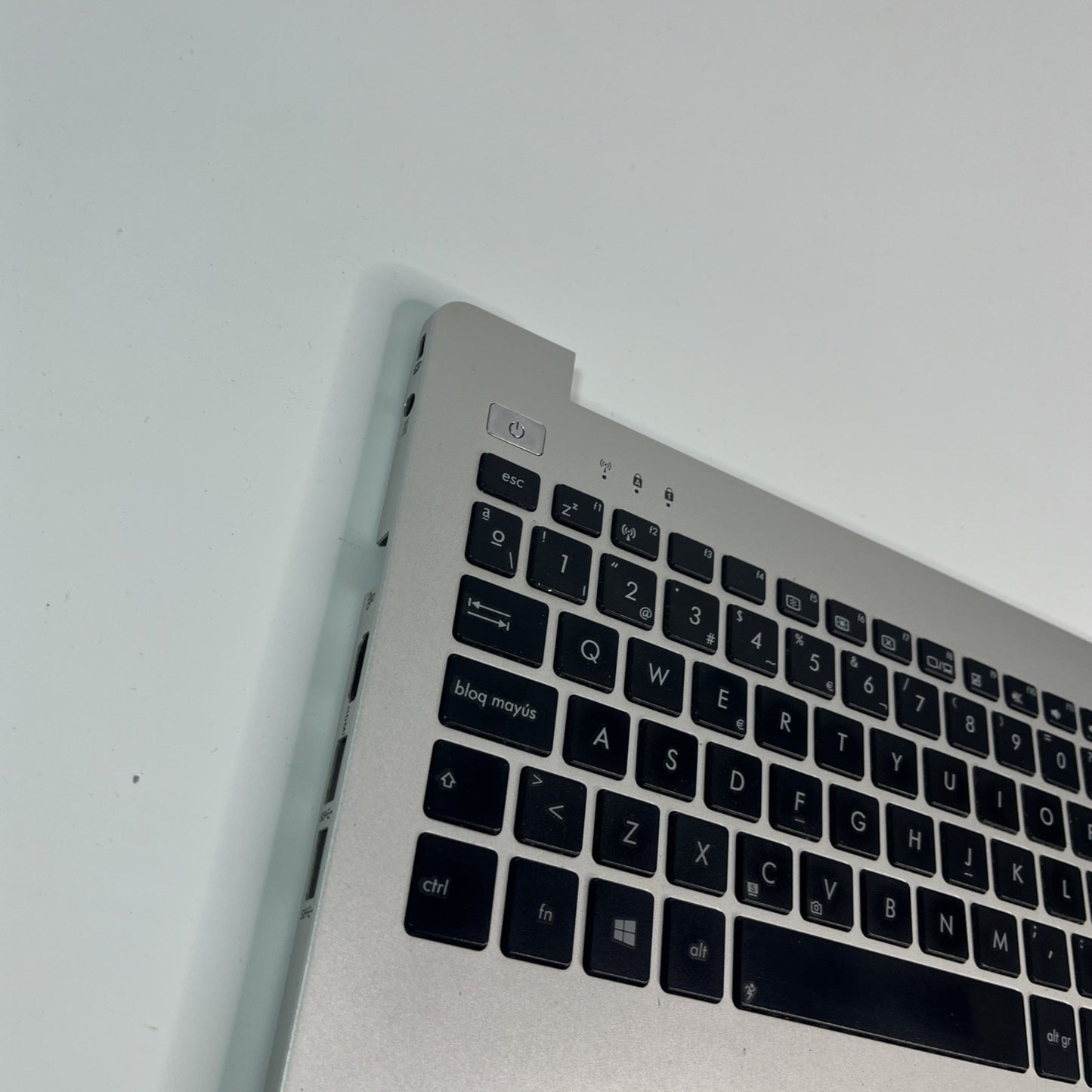 Genuine Silver Asus K551L Complete Palmrest, Keyboard,Usb Board & Spk 13NB0261AM