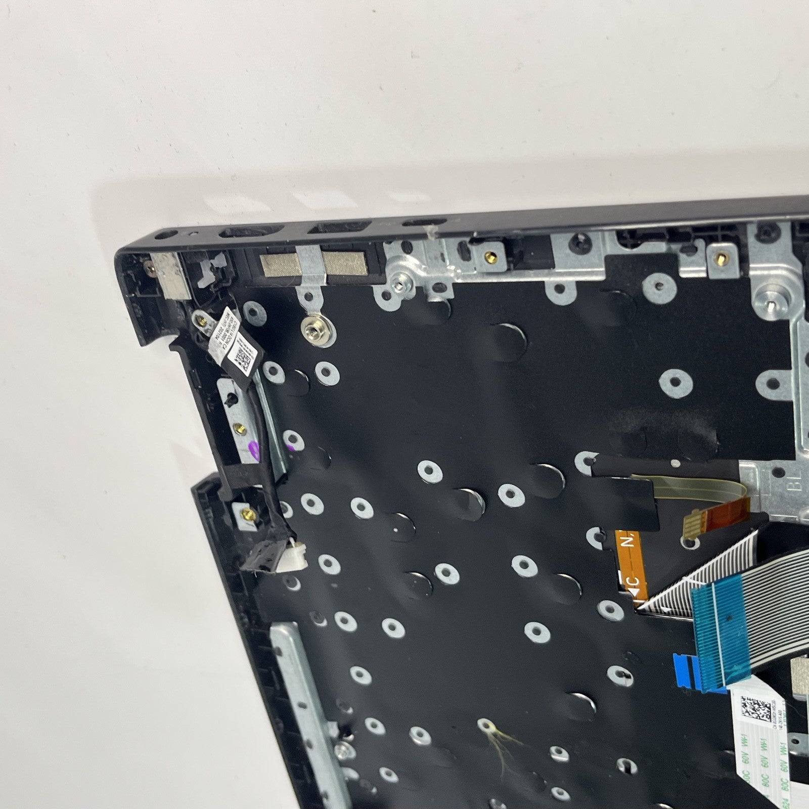 Genuine Black Dell Latitude 3520 Palmrest , Touchpad & Speakers. Bit Cracked