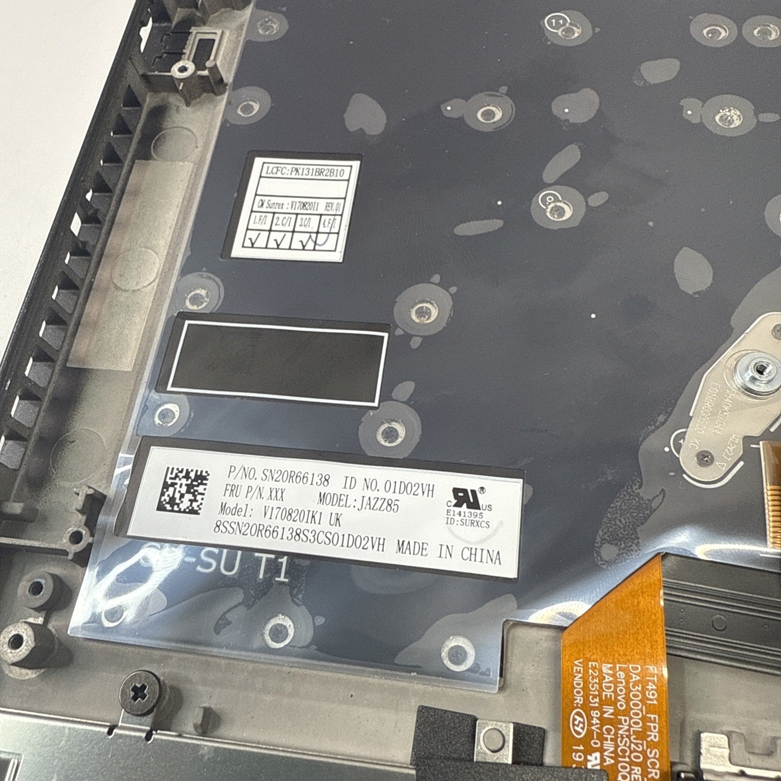 Genuine Lenovo T490s Palmrest Assembly UK Keyboard    Black AM1BR000500