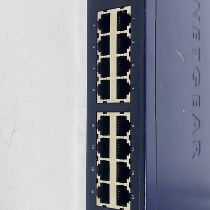 Netgear  FS524 24 Ports 10/100 Mbps Fast Ethernet Switch.Few Minors Signs