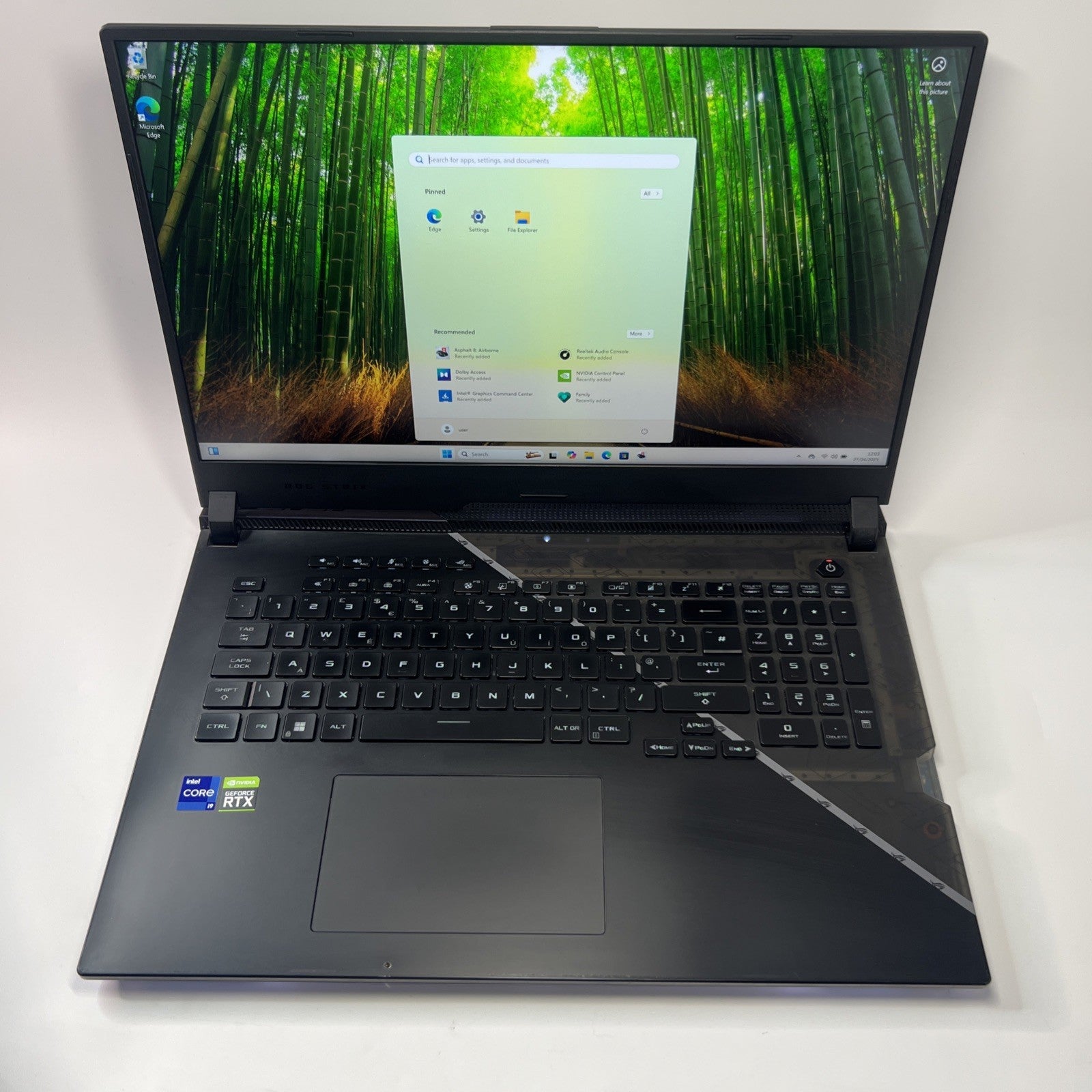 ASUS ROG Strix SCAR 17 SE G733 17.3" i9-12950HX RTX 3080Ti 32GB RAM 1TB SSD
