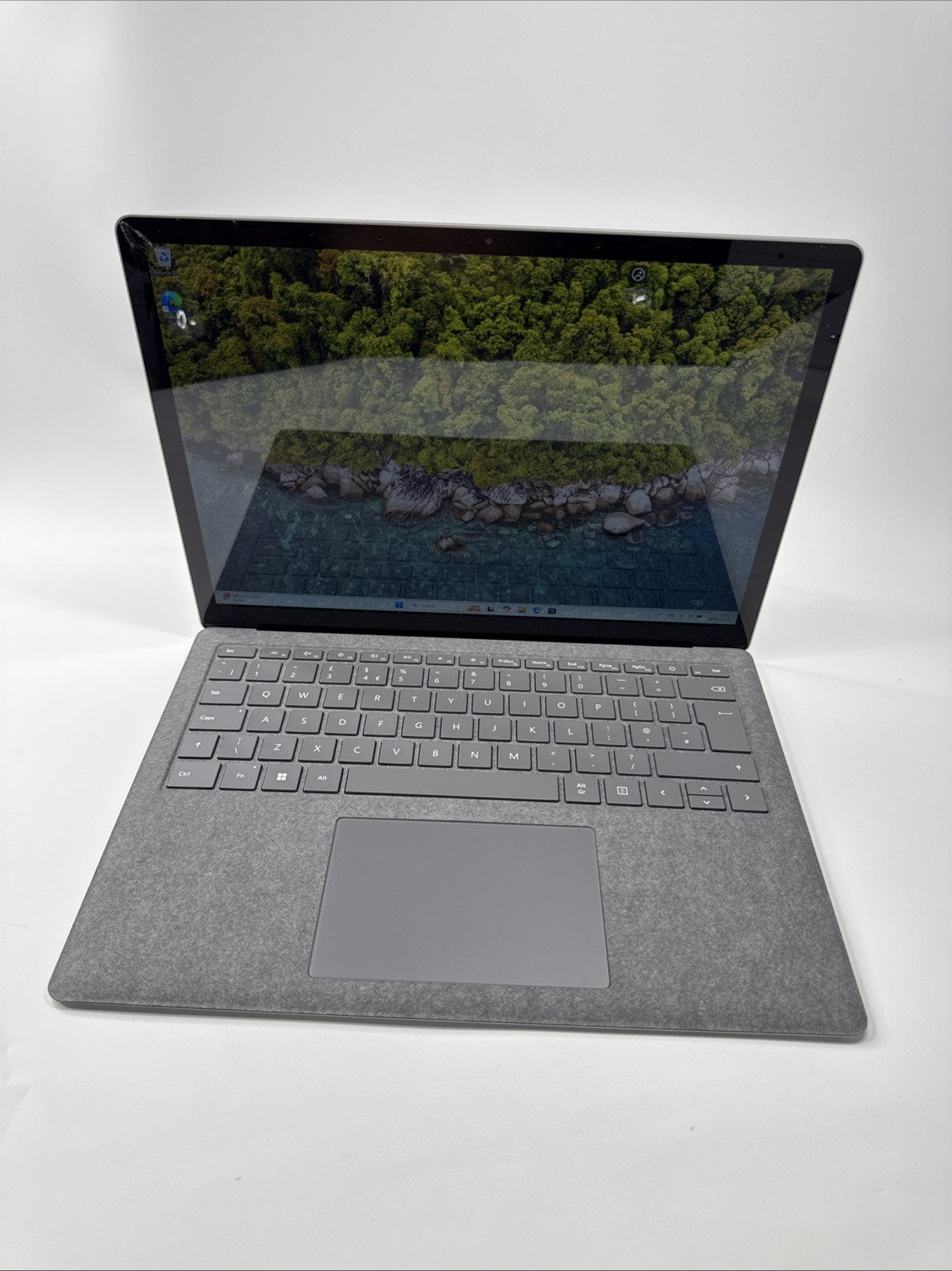 Microsoft Surface Laptop 4 13.5" Inte i5-1135G7 8GB RAM 512GB SSD Cracked Screen