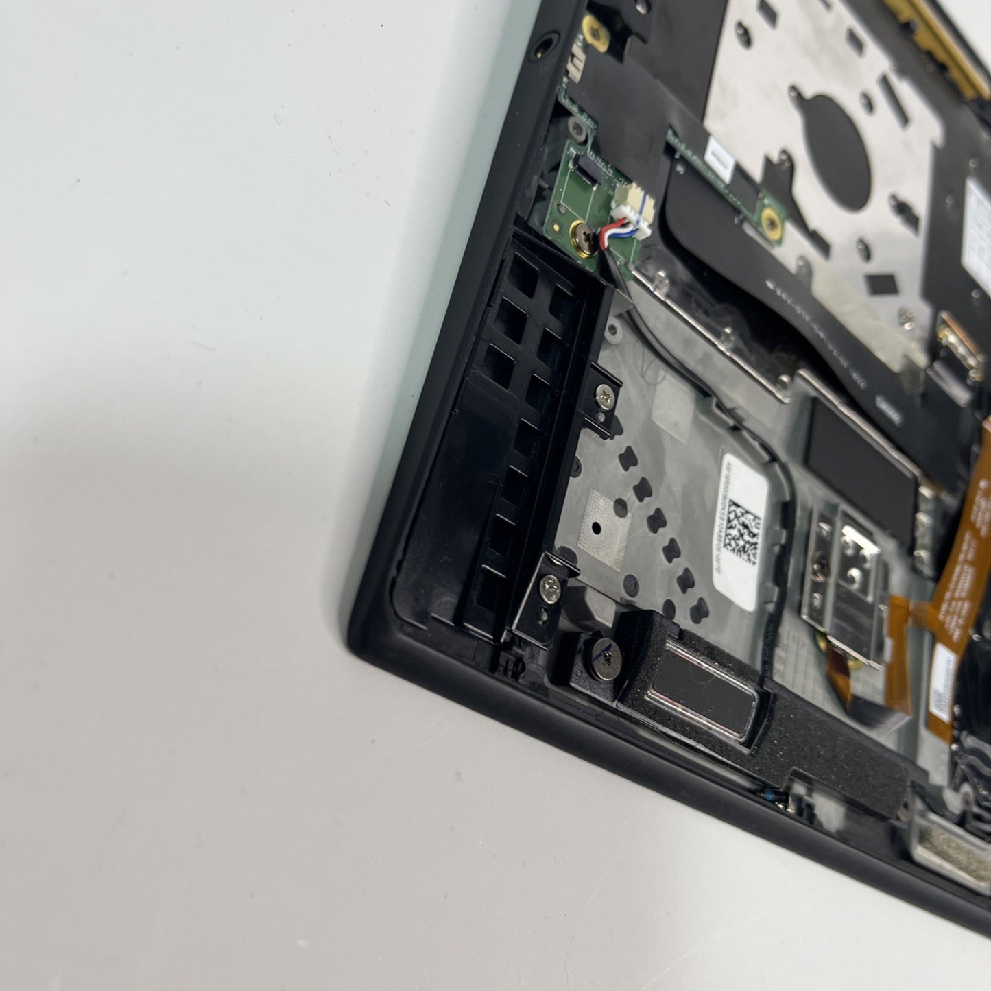 Genuine black Lenovo ThinkPad X1 Carbon 6th Gen Complete UK Palmrest SN20p38734