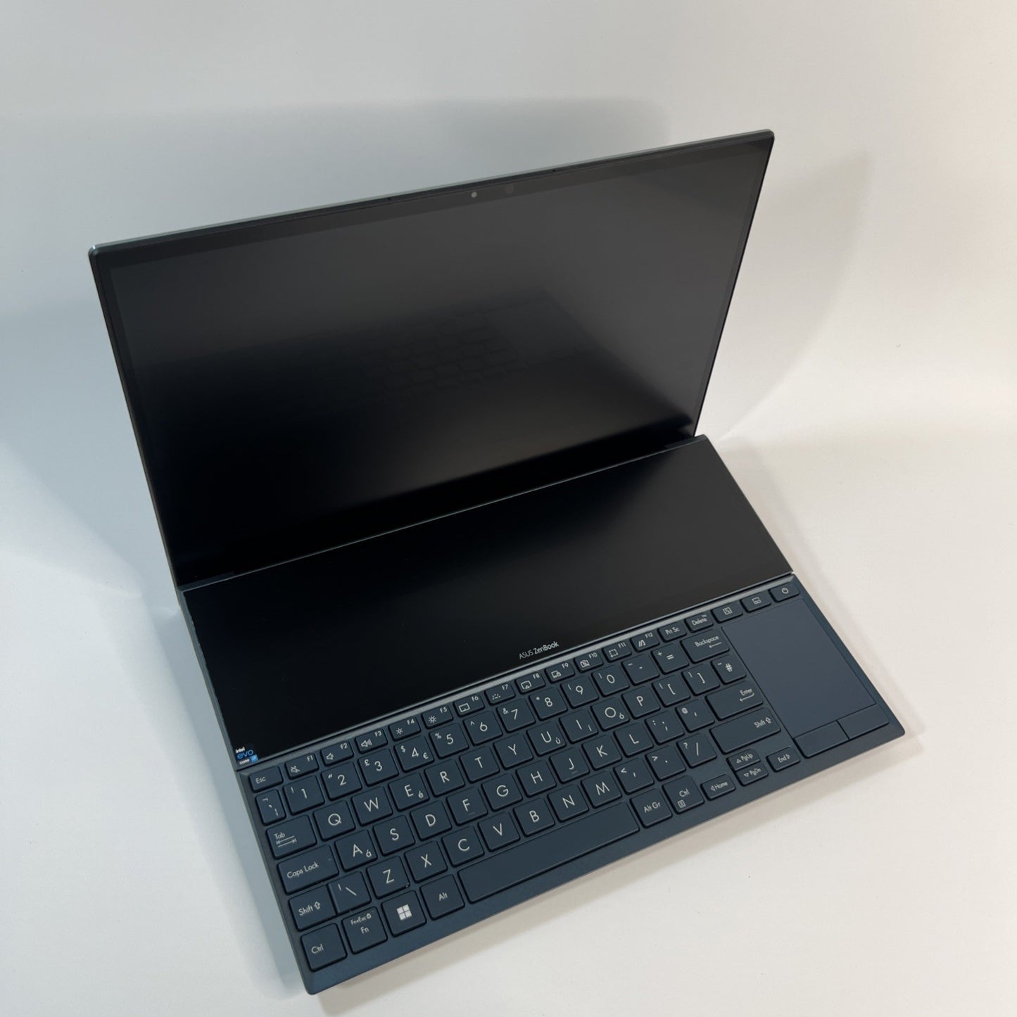 ASUS ZenBook Duo UX482EAR 14”Core I7-11957G 16GB RAM 1 TB SSD Windows 11