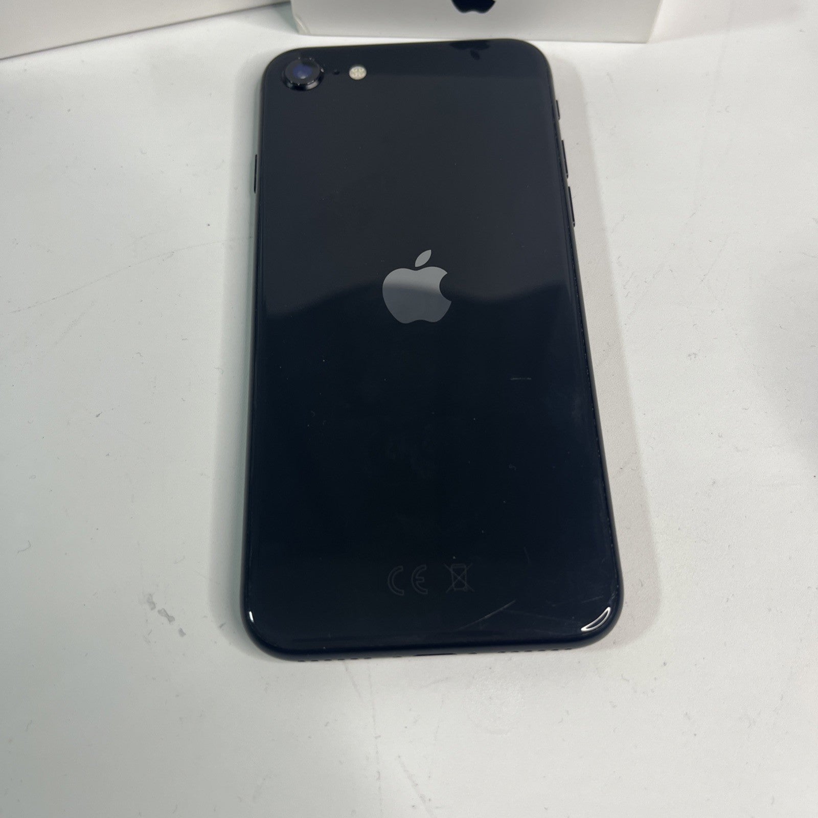Apple iPhone SE 2020  64GB Smartphone Unlocked