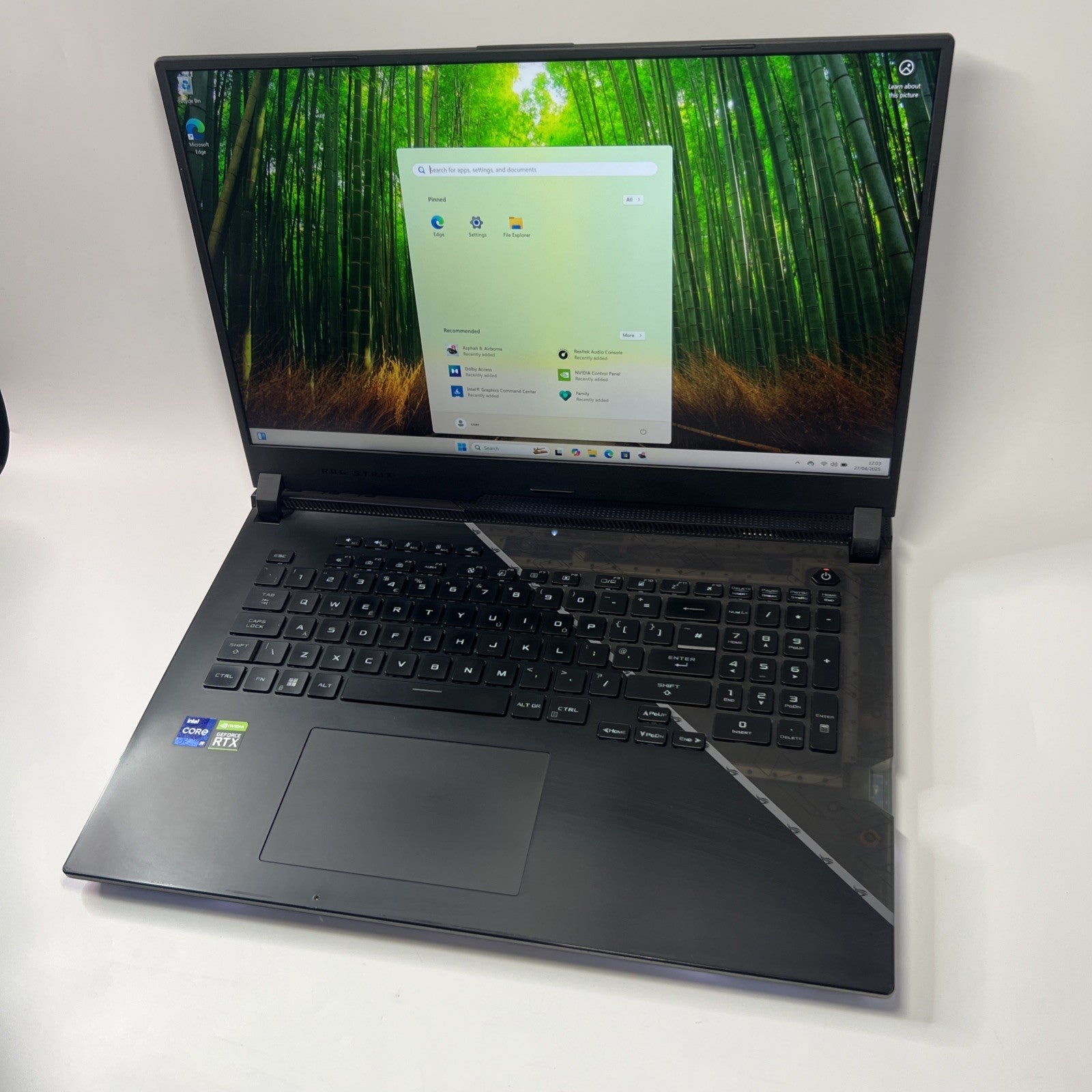 ASUS ROG Strix SCAR 17 SE G733 17.3" i9-12950HX RTX 3080Ti 32GB RAM 1TB SSD